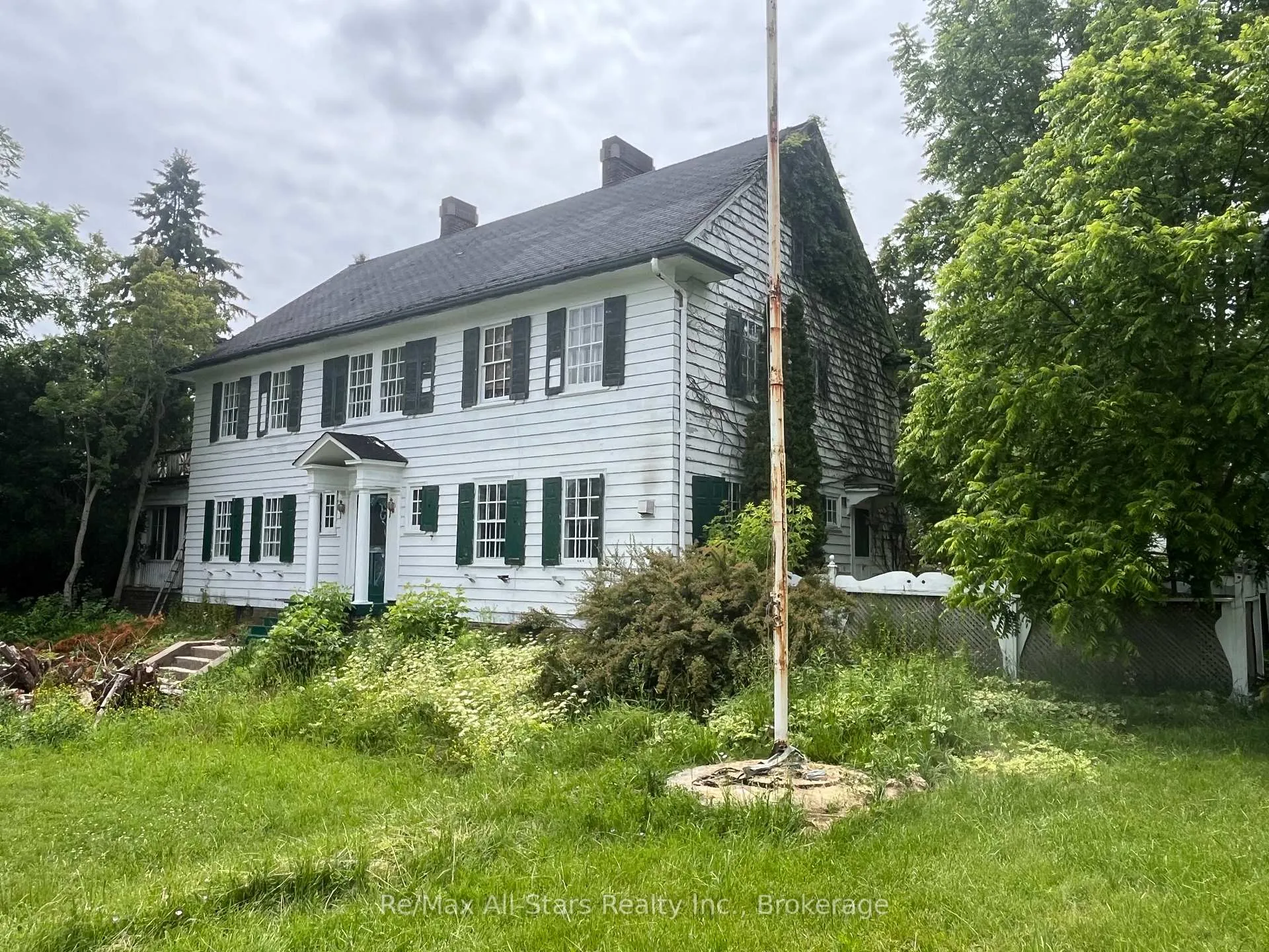Photo of 173 Lindsay Street S