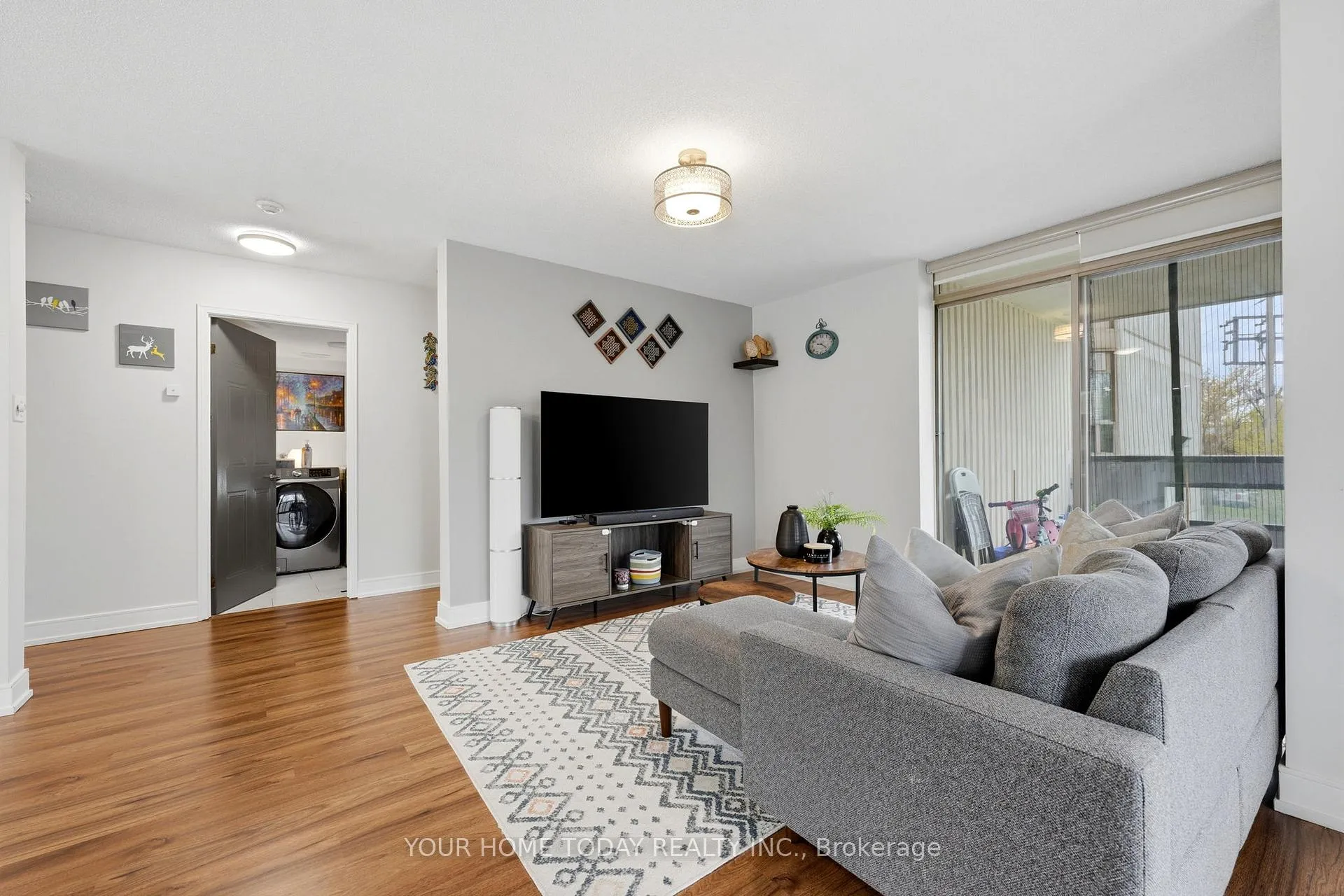 Photo 5 of Unit 201, 20 McFarlane Drive, Halton Hills, Georgetown — HOMEH