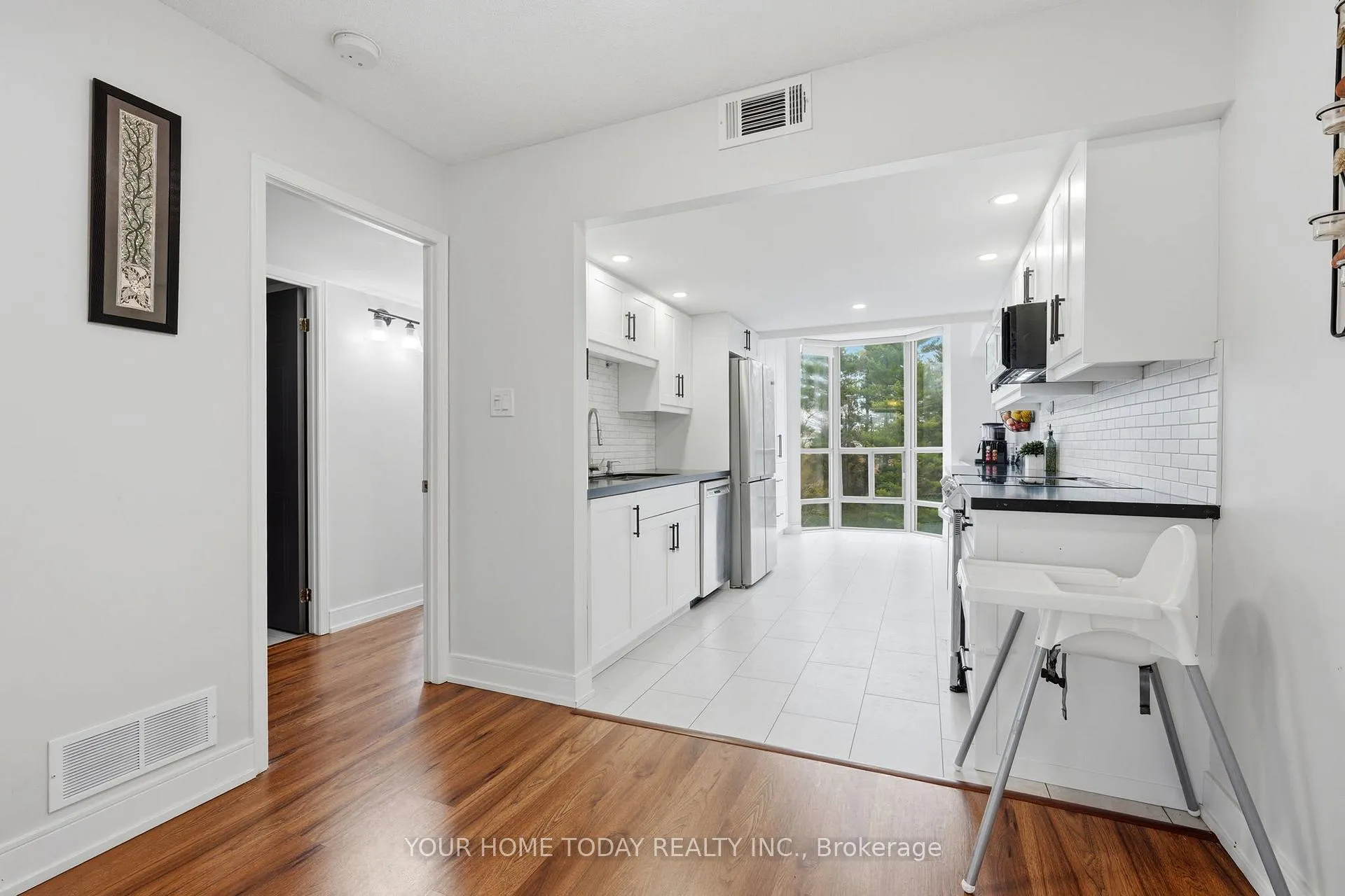Photo 10 of Unit 201, 20 McFarlane Drive, Halton Hills, Georgetown — HOMEH