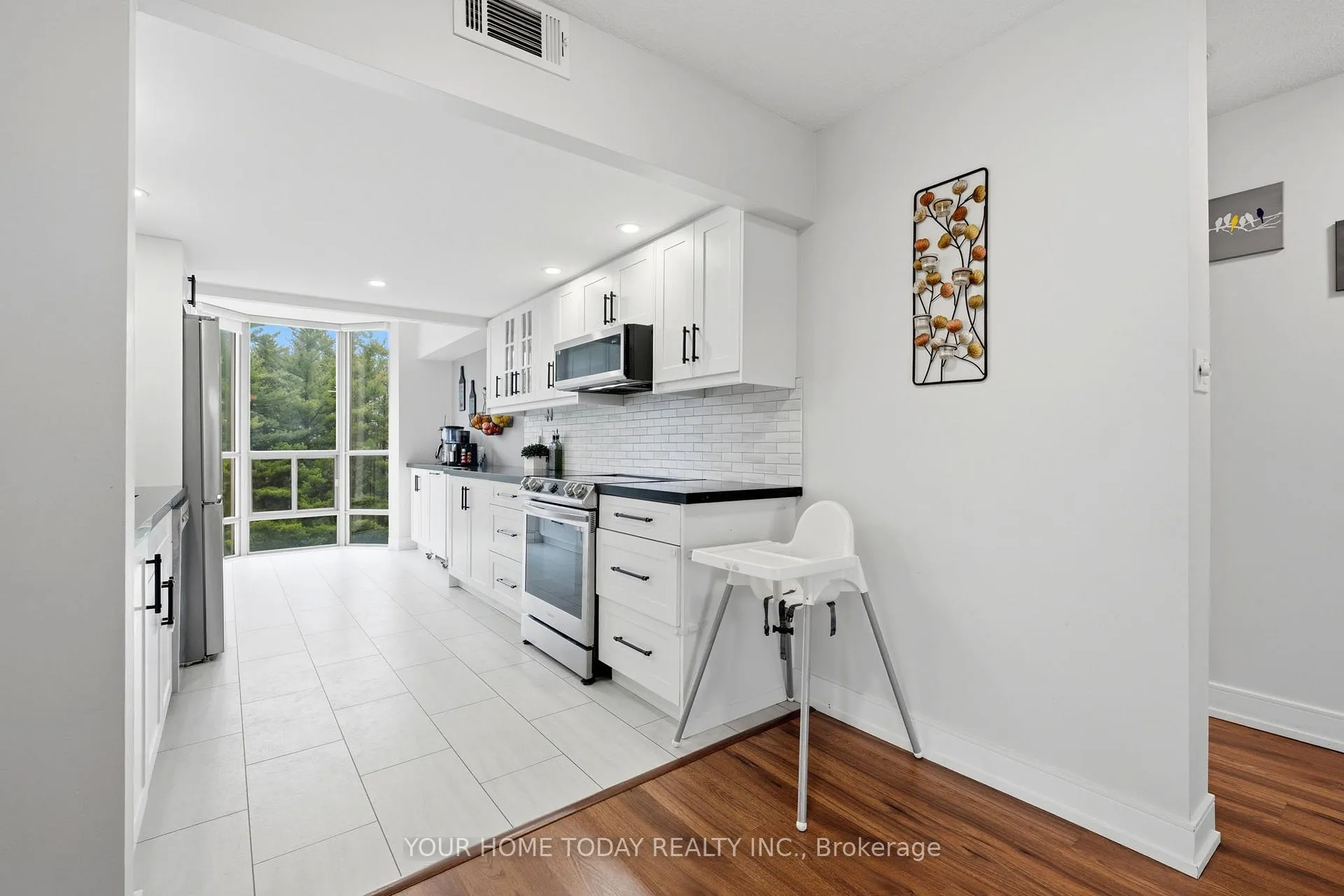 Photo 11 of Unit 201, 20 McFarlane Drive, Halton Hills, Georgetown — HOMEH