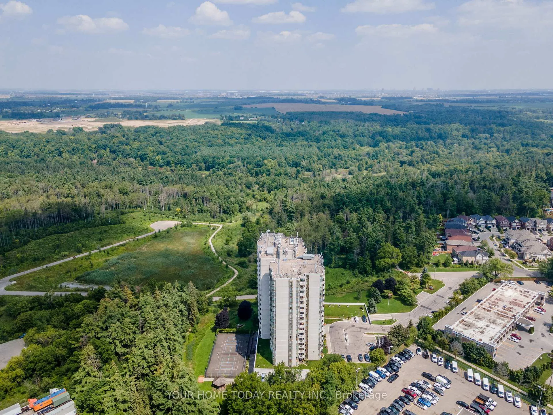 Photo 38 of Unit 201, 20 McFarlane Drive, Halton Hills, Georgetown — HOMEH