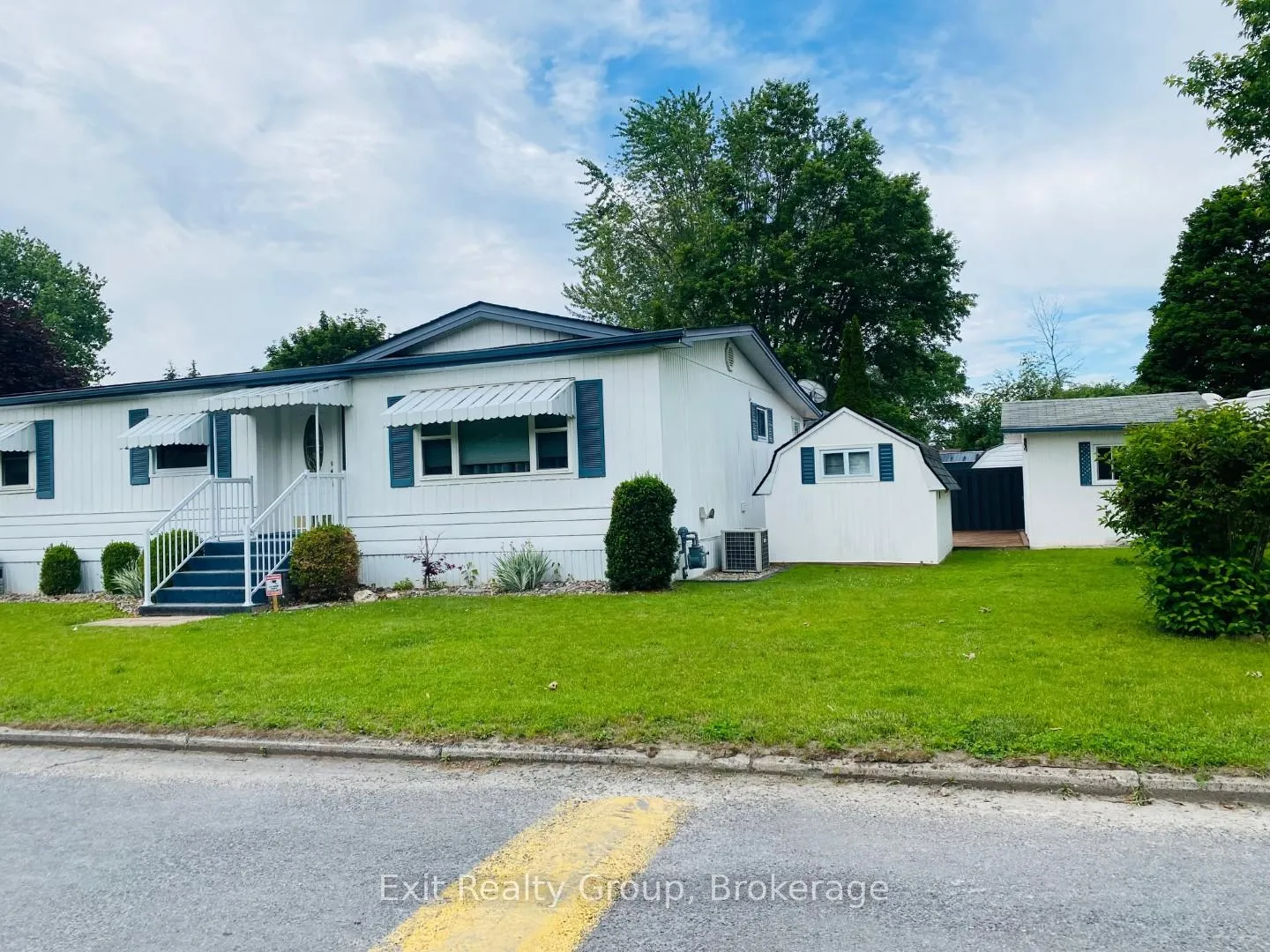 Photo 2 of 4 Oriole Lane, Quinte West, Sidney Ward — HOMEH