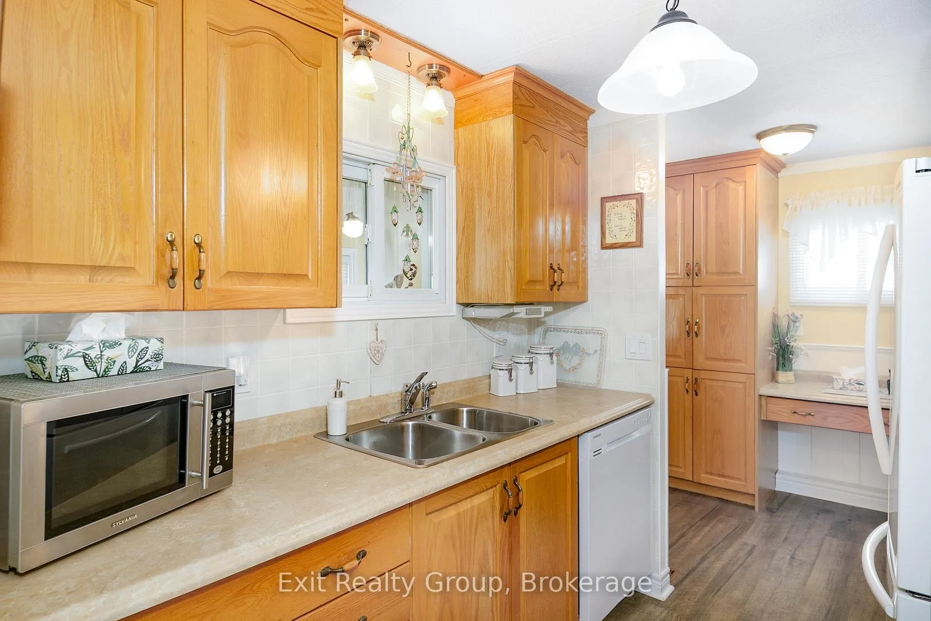 Photo 12 of 4 Oriole Lane, Quinte West, Sidney Ward — HOMEH