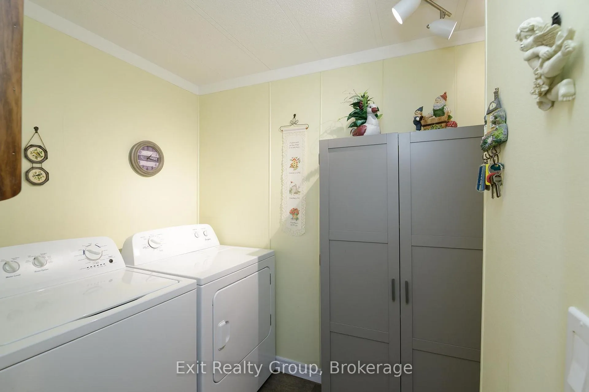 Photo 22 of 4 Oriole Lane, Quinte West, Sidney Ward — HOMEH