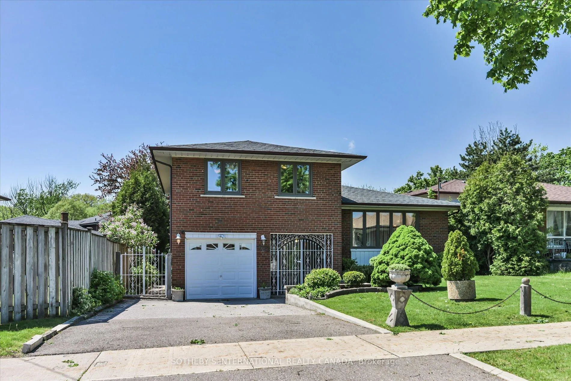 Photo 1 of 283 Derrydown Road, North York, York University Heights — HOMEH