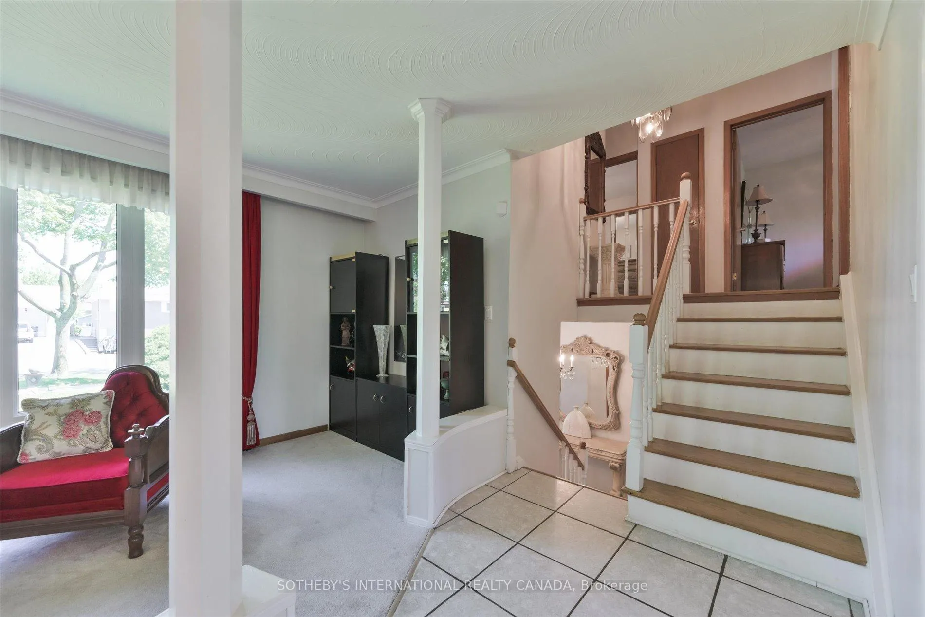 Photo 12 of 283 Derrydown Road, North York, York University Heights — HOMEH