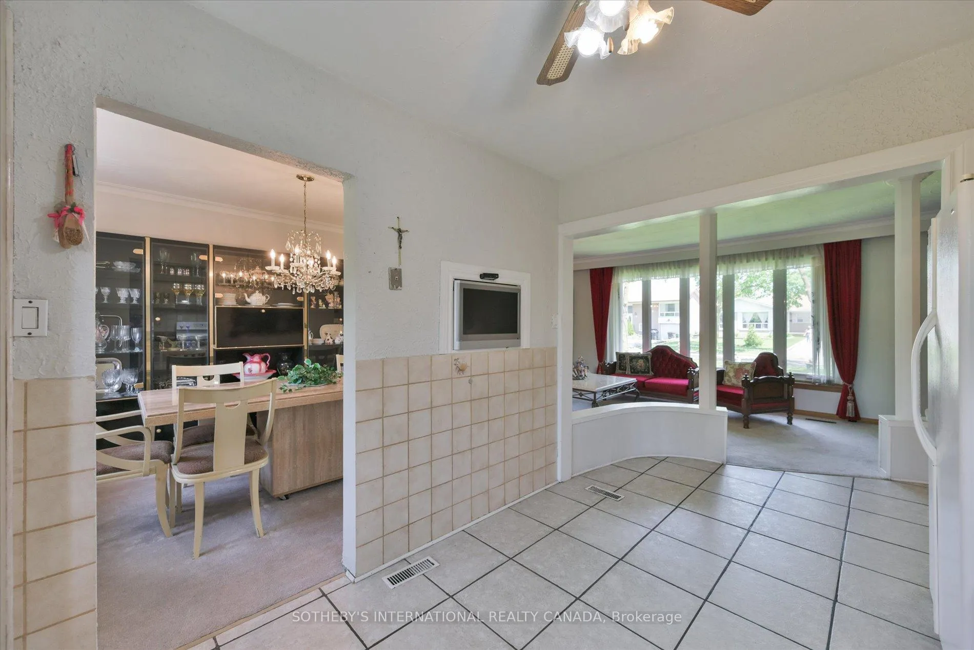 Photo 14 of 283 Derrydown Road, North York, York University Heights — HOMEH