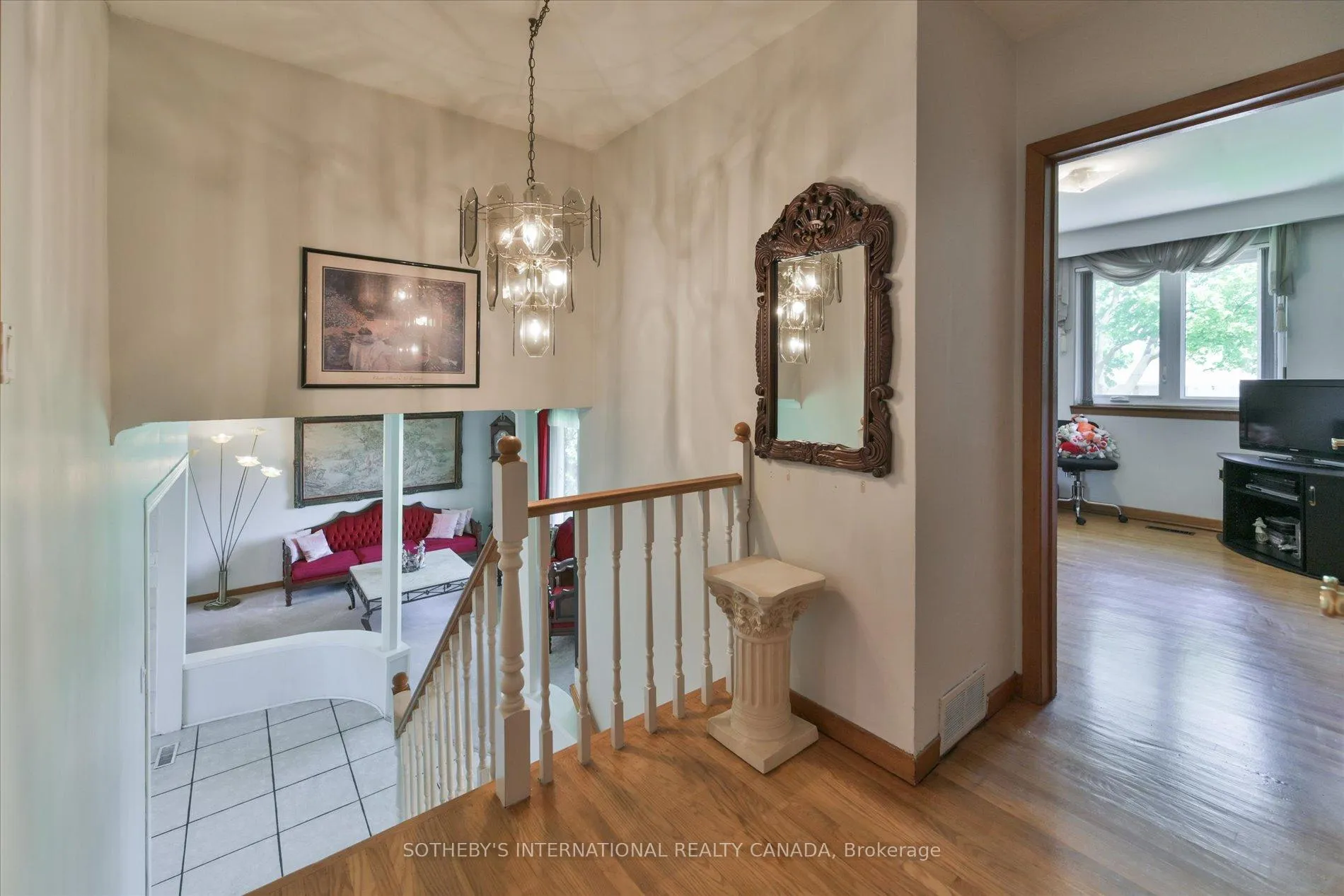 Photo 23 of 283 Derrydown Road, North York, York University Heights — HOMEH