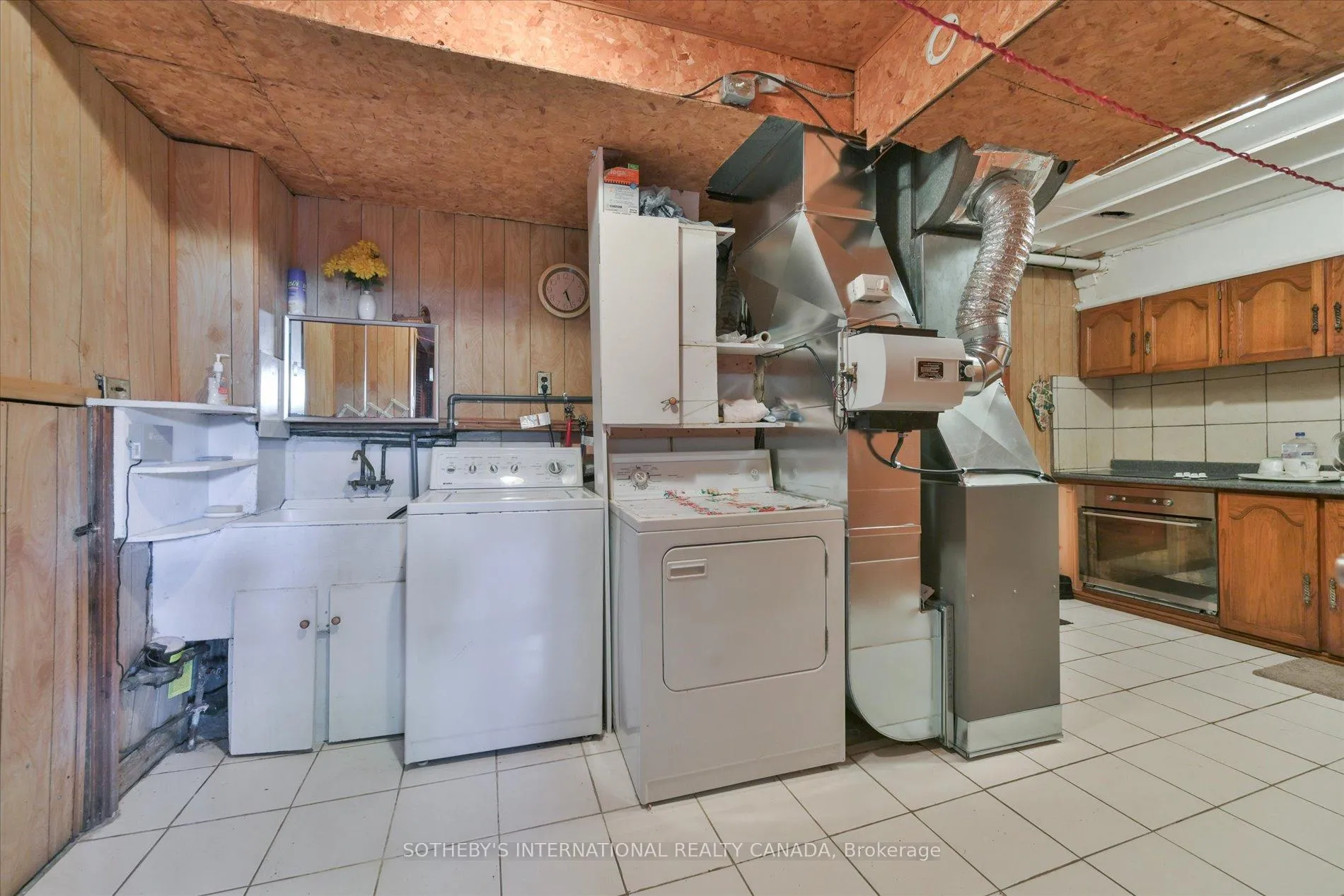 Photo 32 of 283 Derrydown Road, North York, York University Heights — HOMEH