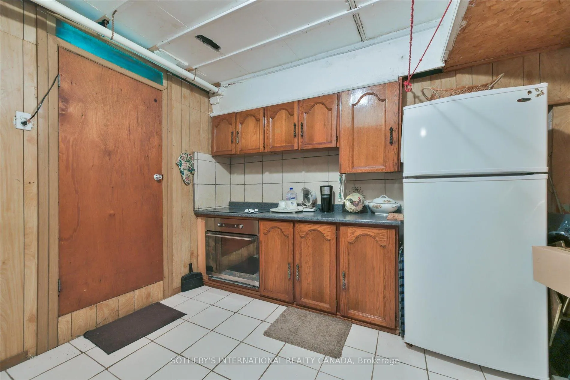Photo 33 of 283 Derrydown Road, North York, York University Heights — HOMEH