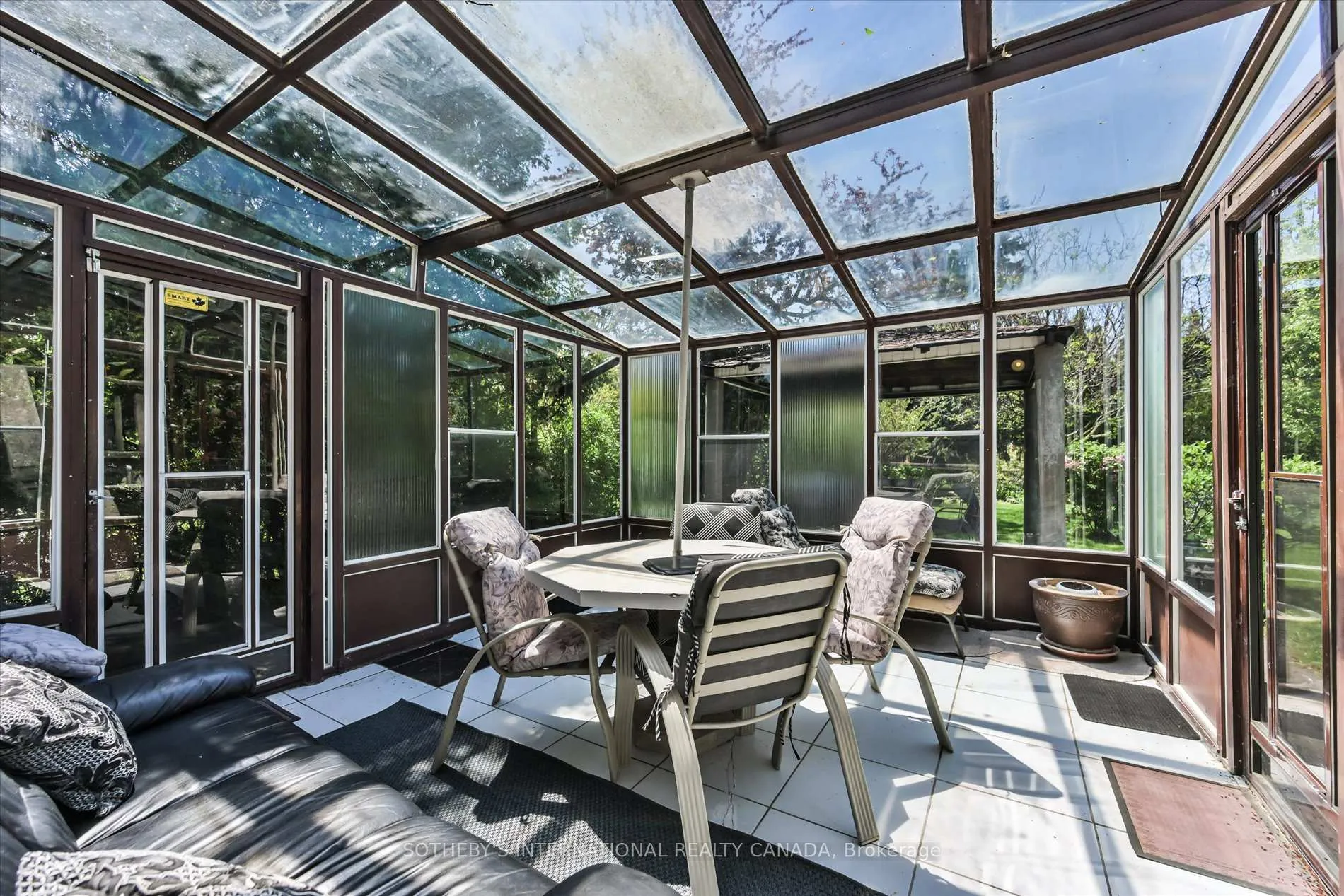Photo 34 of 283 Derrydown Road, North York, York University Heights — HOMEH