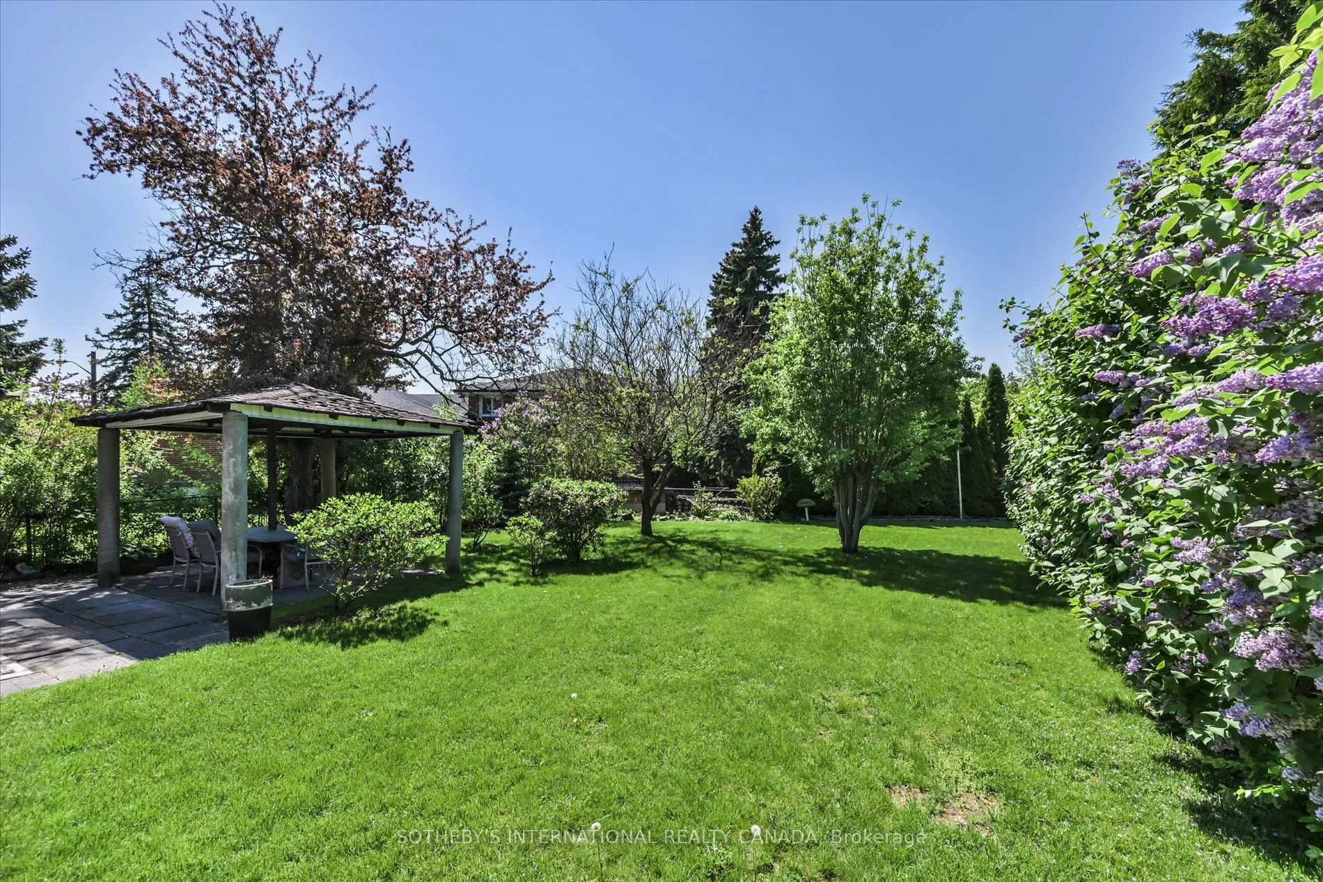 Photo 37 of 283 Derrydown Road, North York, York University Heights — HOMEH