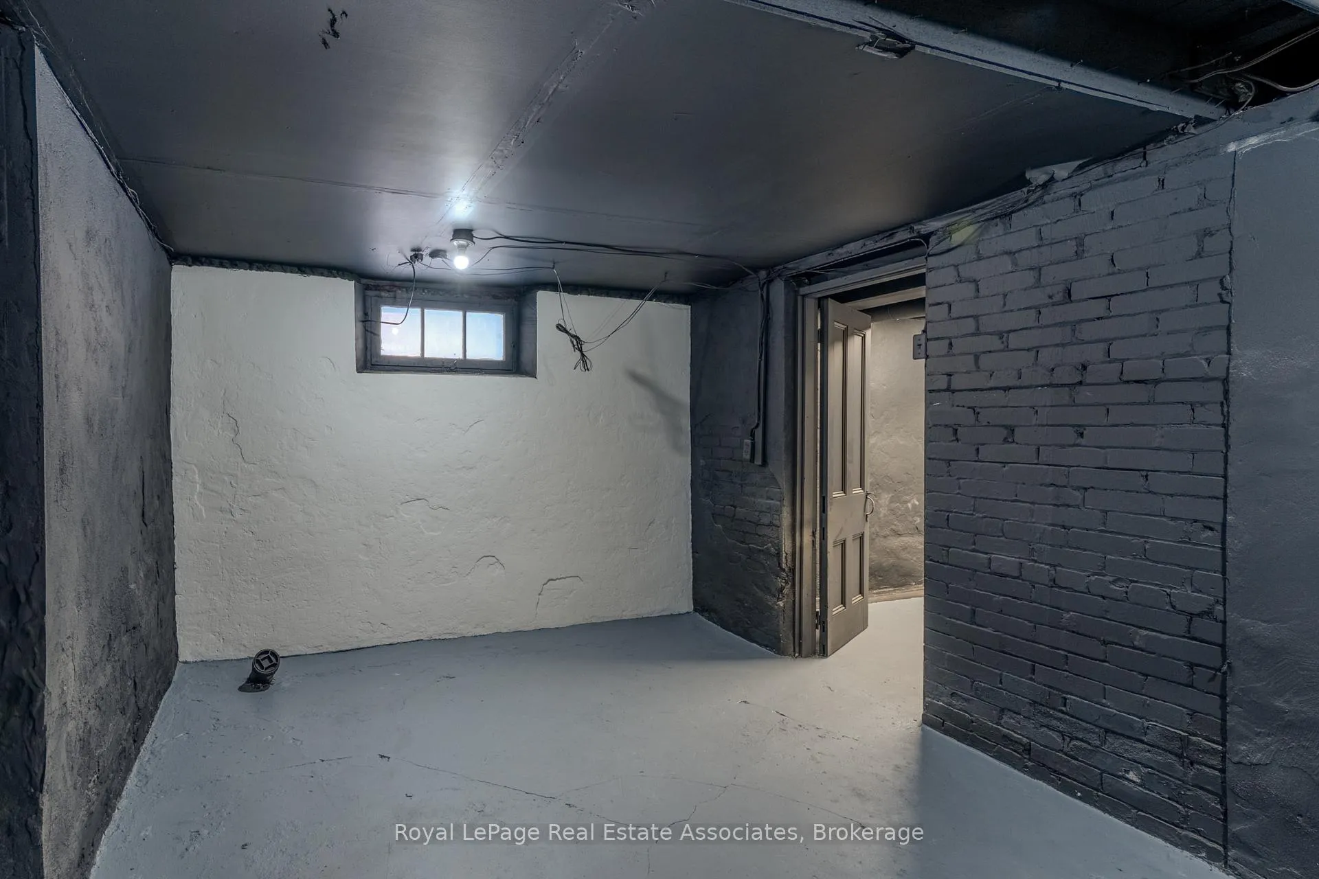Photo 31 of Unit 1, 157 William Street, Brantford — HOMEH