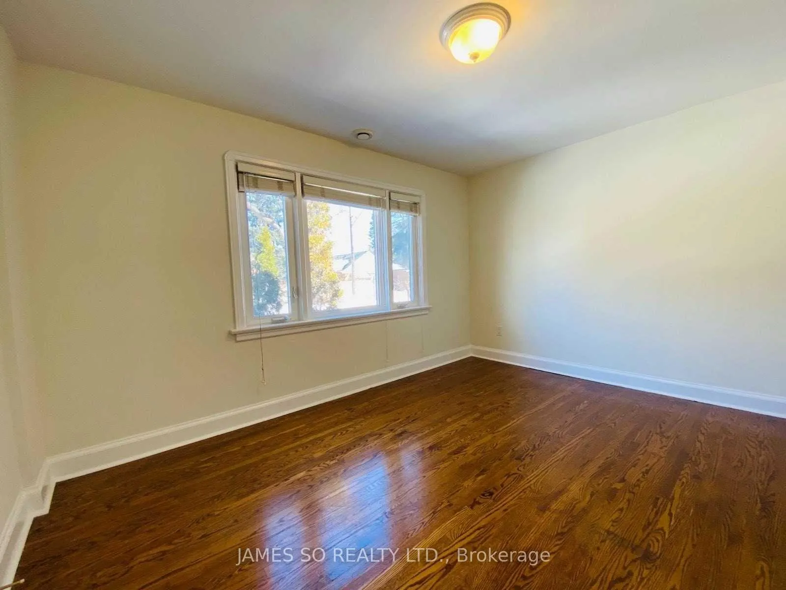Photo 12 of 631 O'Connor Drive, Toronto, East York — HOMEH