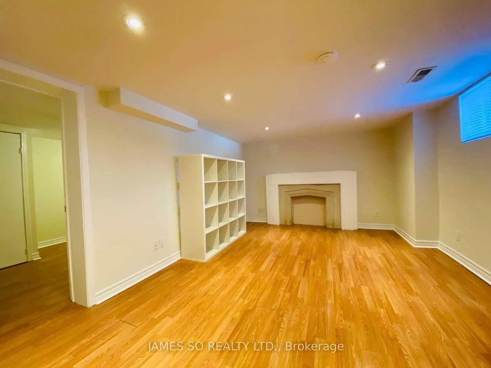 Photo 24 of 631 O'Connor Drive, Toronto, East York — HOMEH