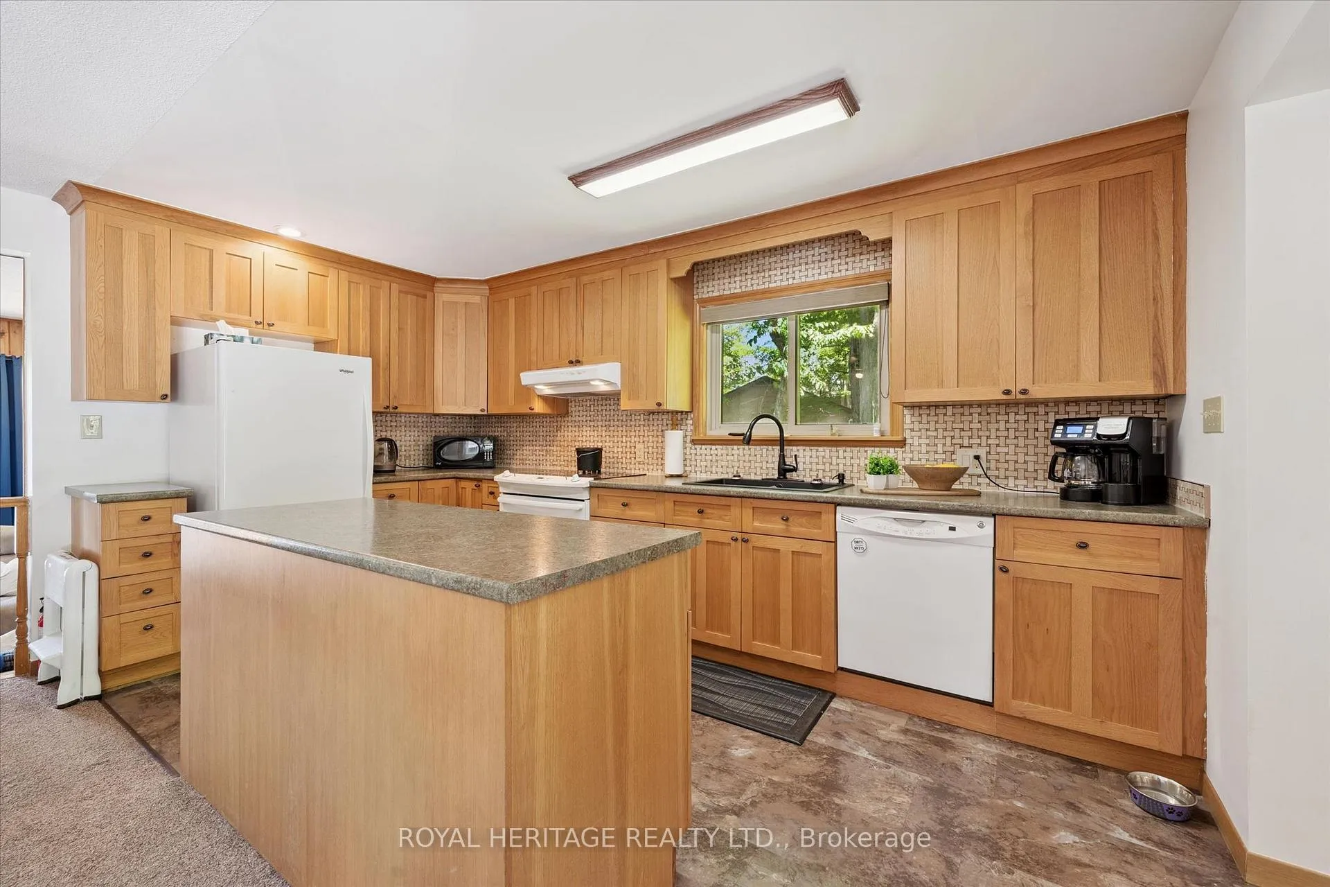 Photo 10 of 614 Sieber Road E, Ryerson — HOMEH