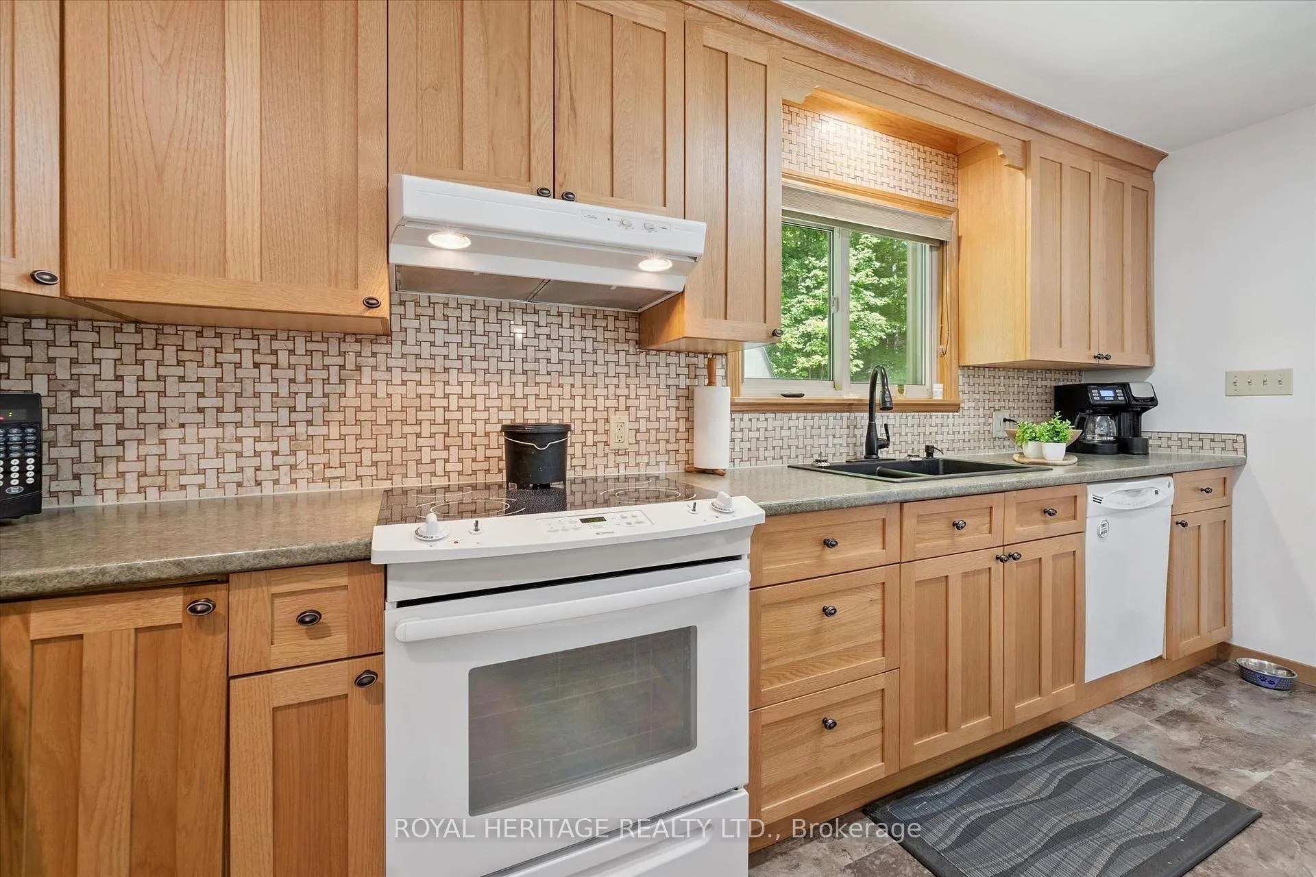 Photo 12 of 614 Sieber Road E, Ryerson — HOMEH