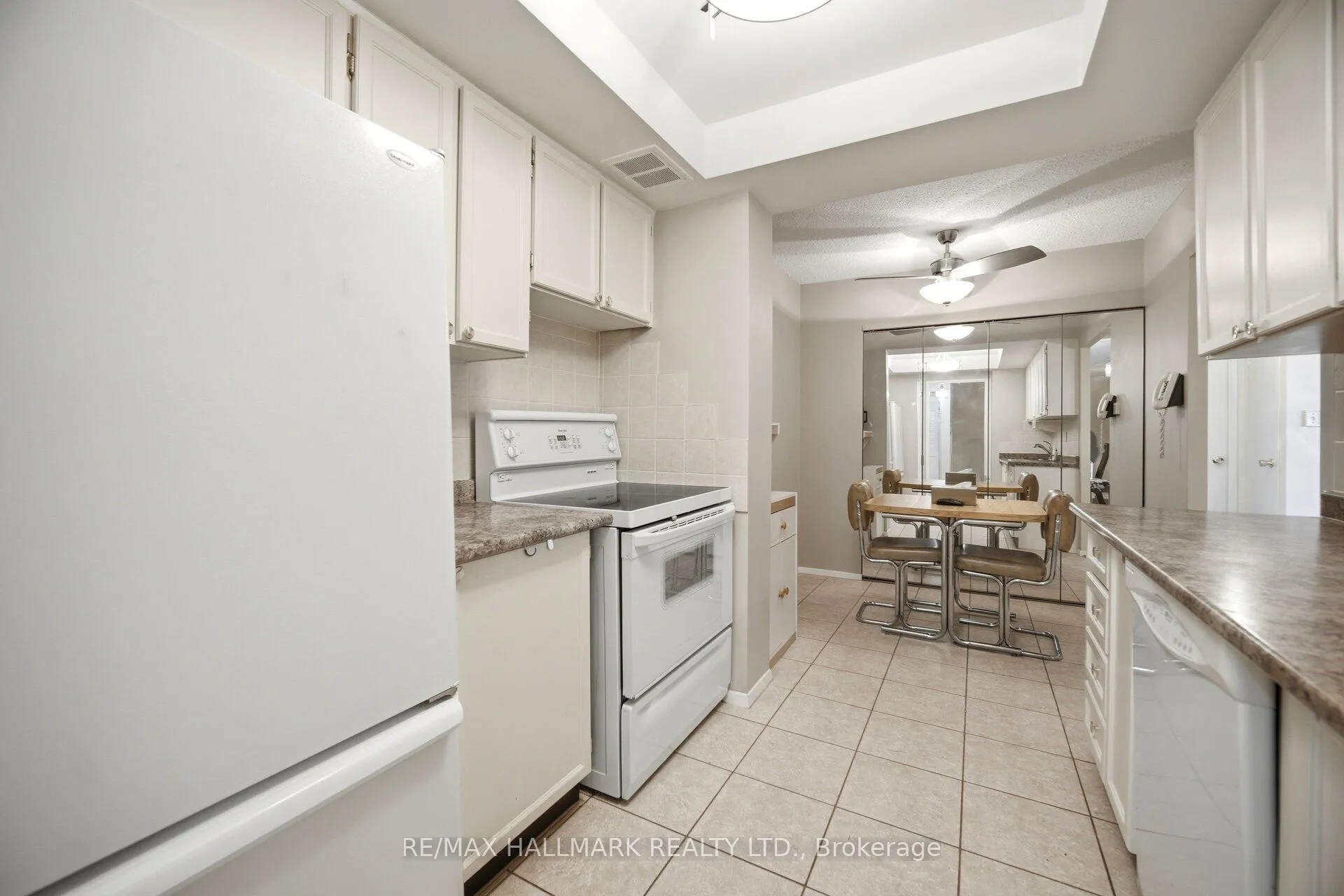 Photo 6 of Unit 1701, 3131 Bridletowne Circle, Scarborough, L'Amoreaux — HOMEH
