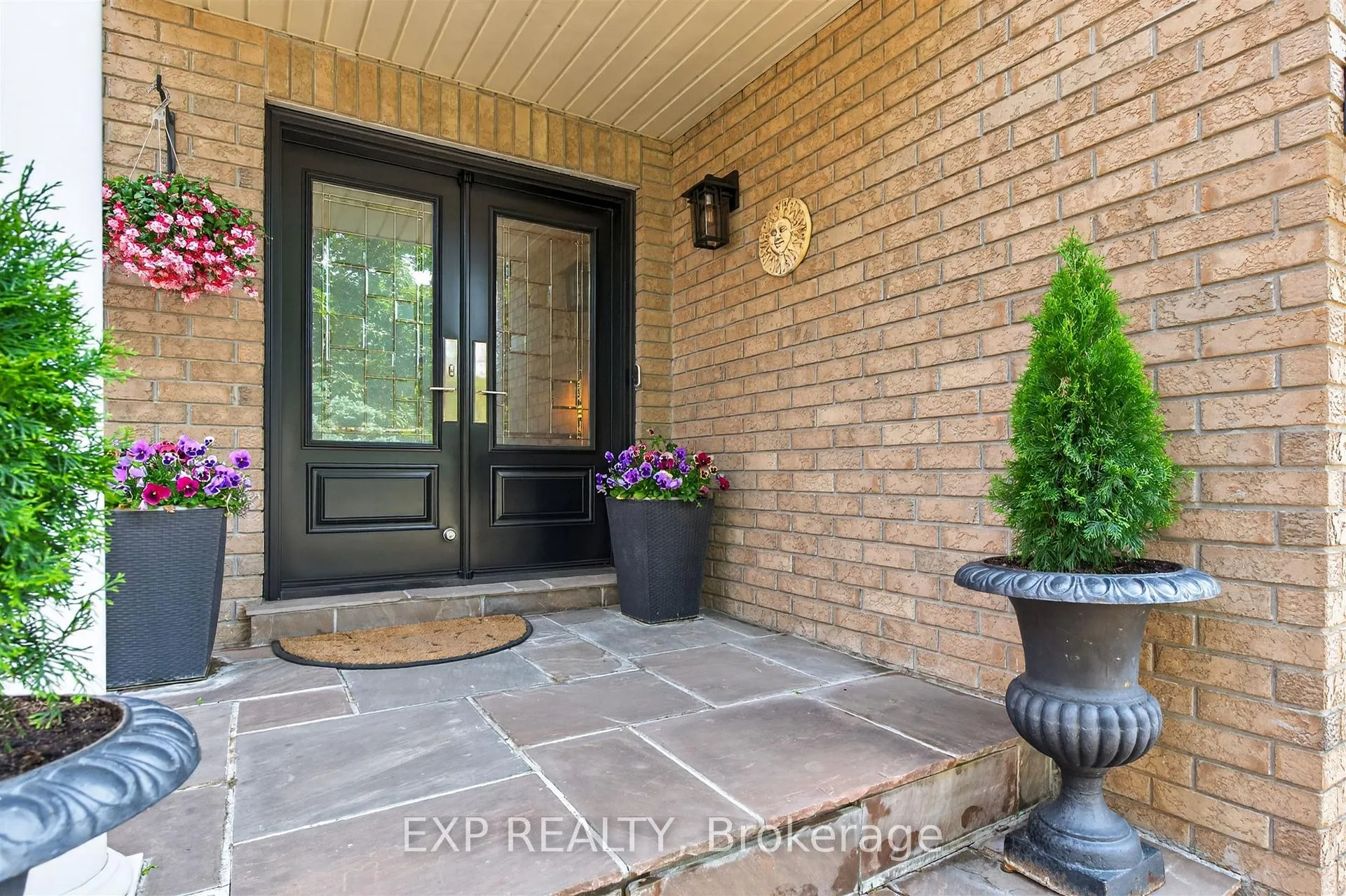 Photo 2 of 82 Castelli Court, Caledon, Bolton North — HOMEH