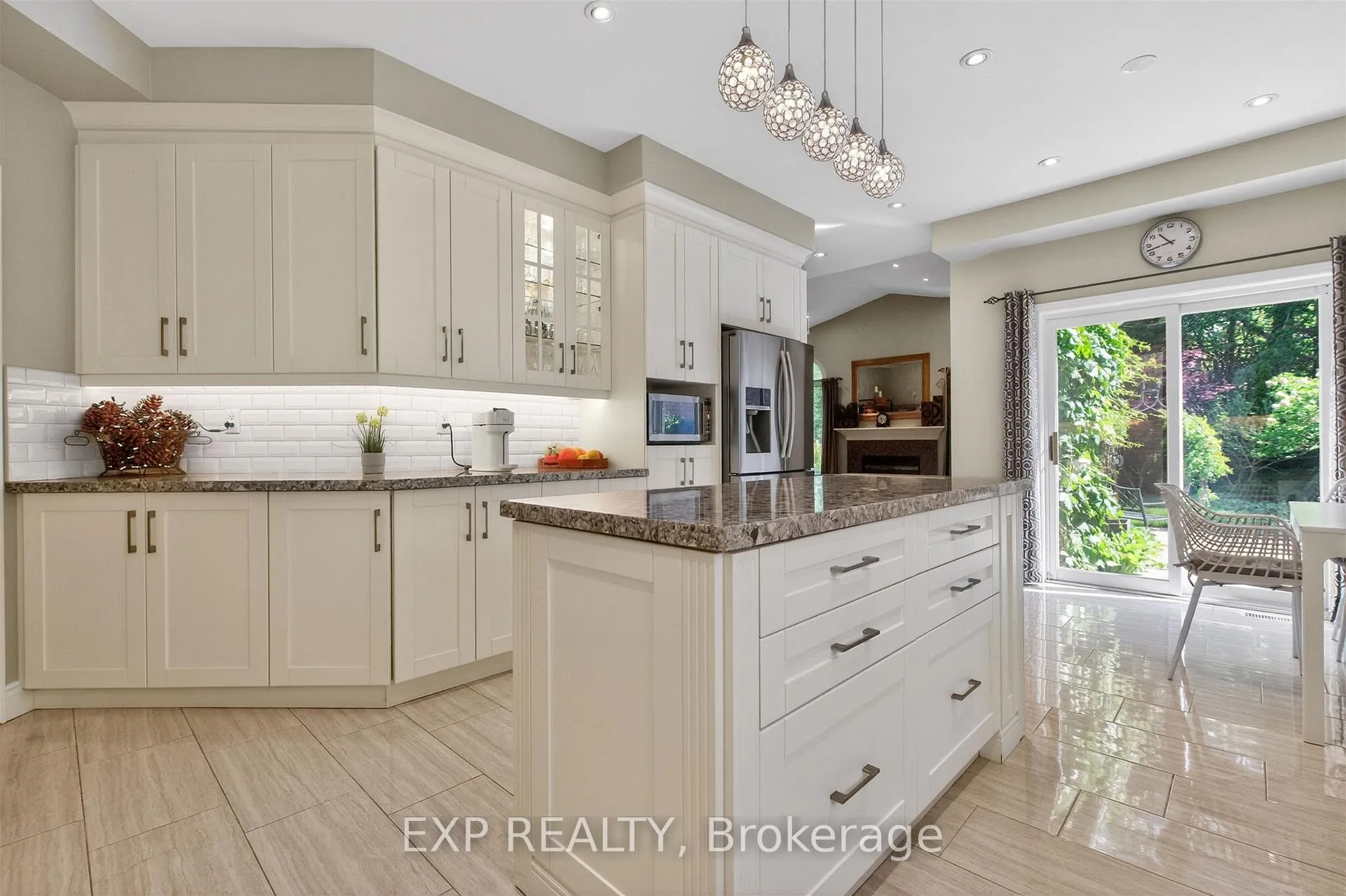 Photo 12 of 82 Castelli Court, Caledon, Bolton North — HOMEH