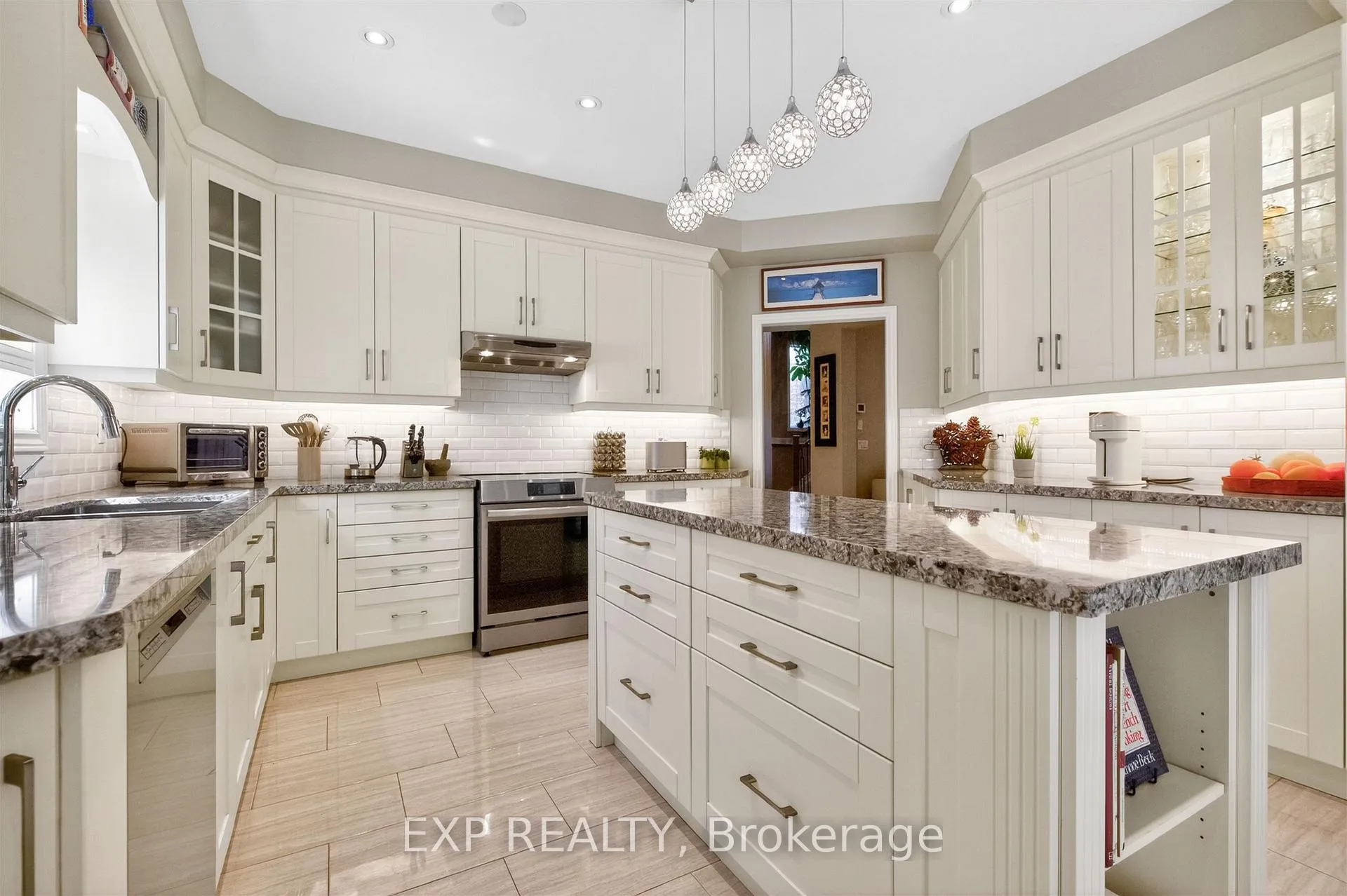 Photo 13 of 82 Castelli Court, Caledon, Bolton North — HOMEH