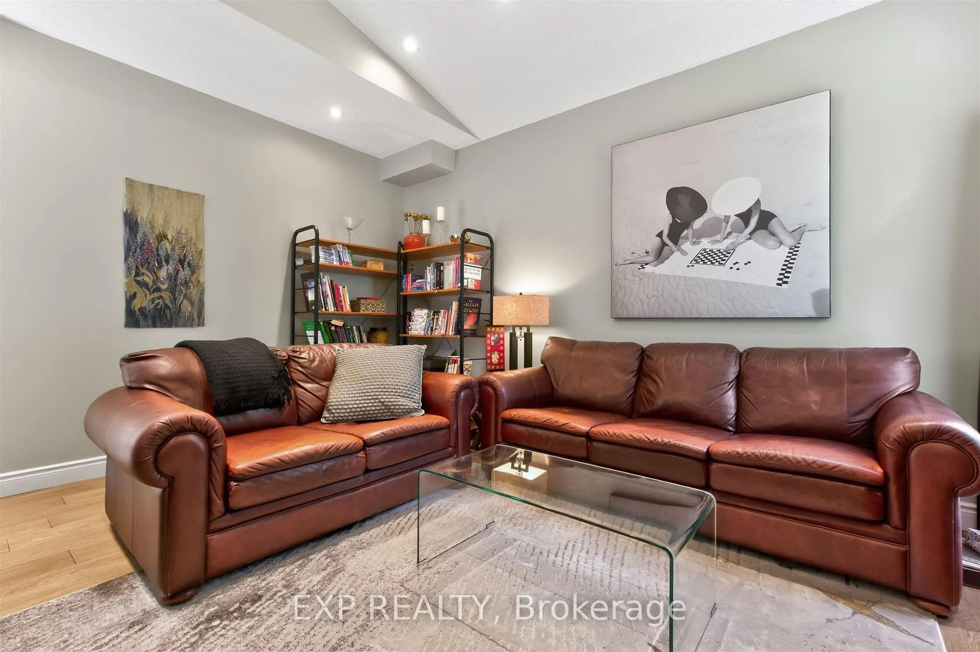 Photo 16 of 82 Castelli Court, Caledon, Bolton North — HOMEH