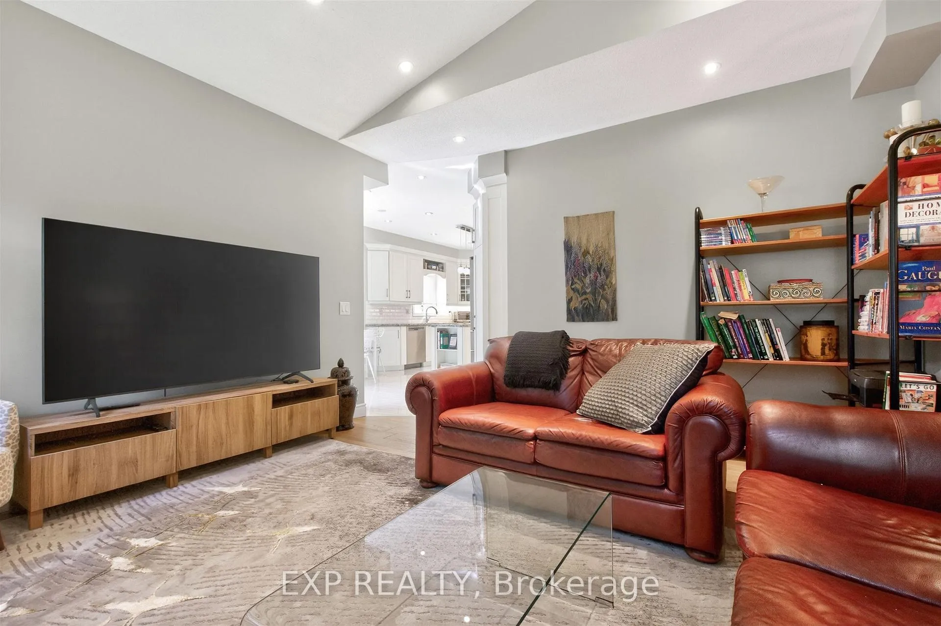 Photo 17 of 82 Castelli Court, Caledon, Bolton North — HOMEH