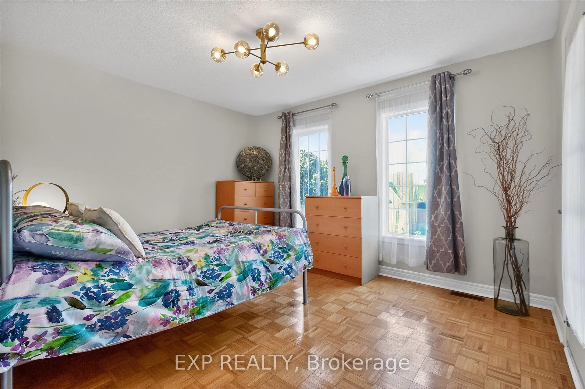 Photo 25 of 82 Castelli Court, Caledon, Bolton North — HOMEH