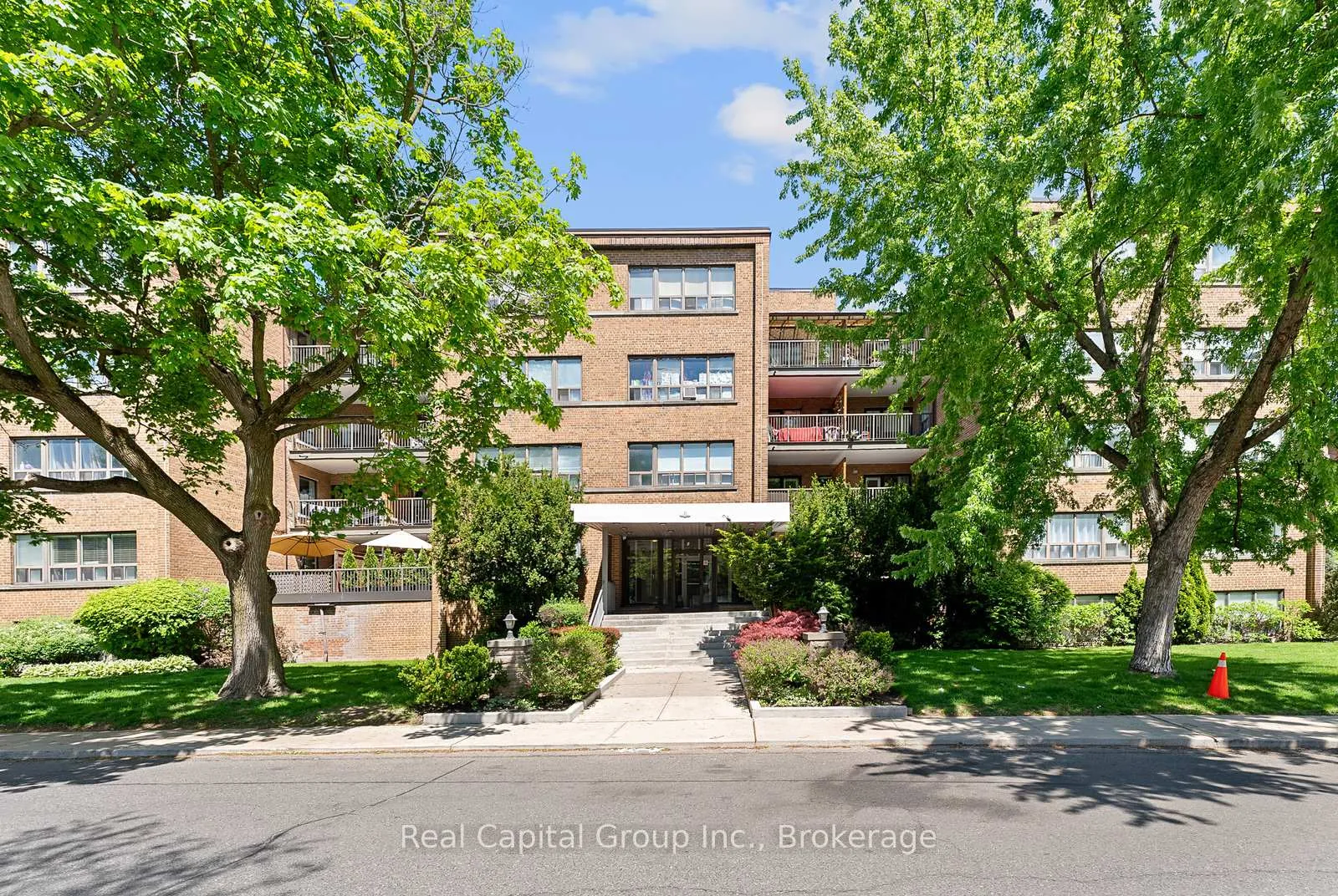 Photo 3 of Unit 304, 24 Shallmar Boulevard, Toronto, Forest Hill North — HOMEH