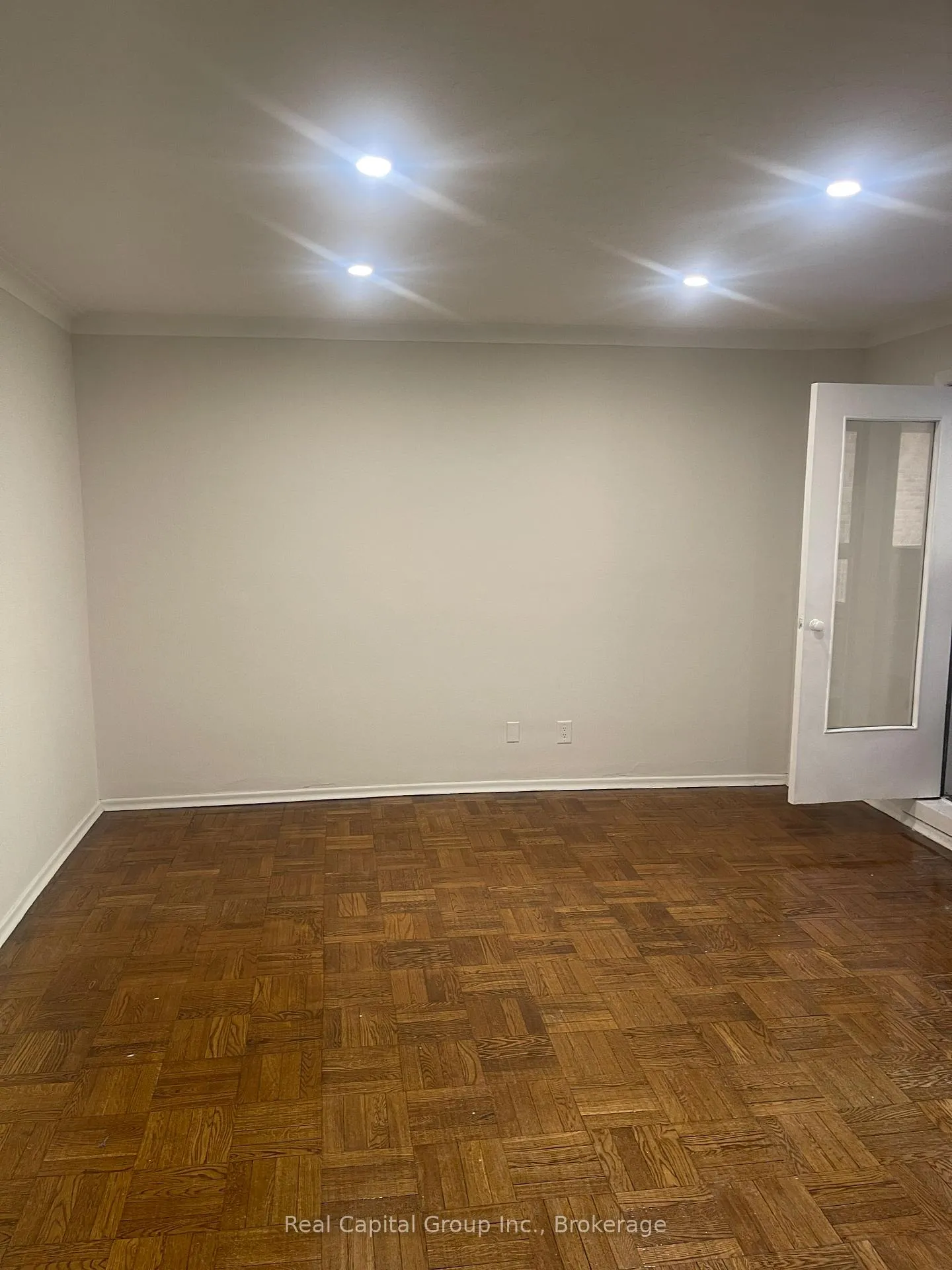 Photo 5 of Unit 304, 24 Shallmar Boulevard, Toronto, Forest Hill North — HOMEH