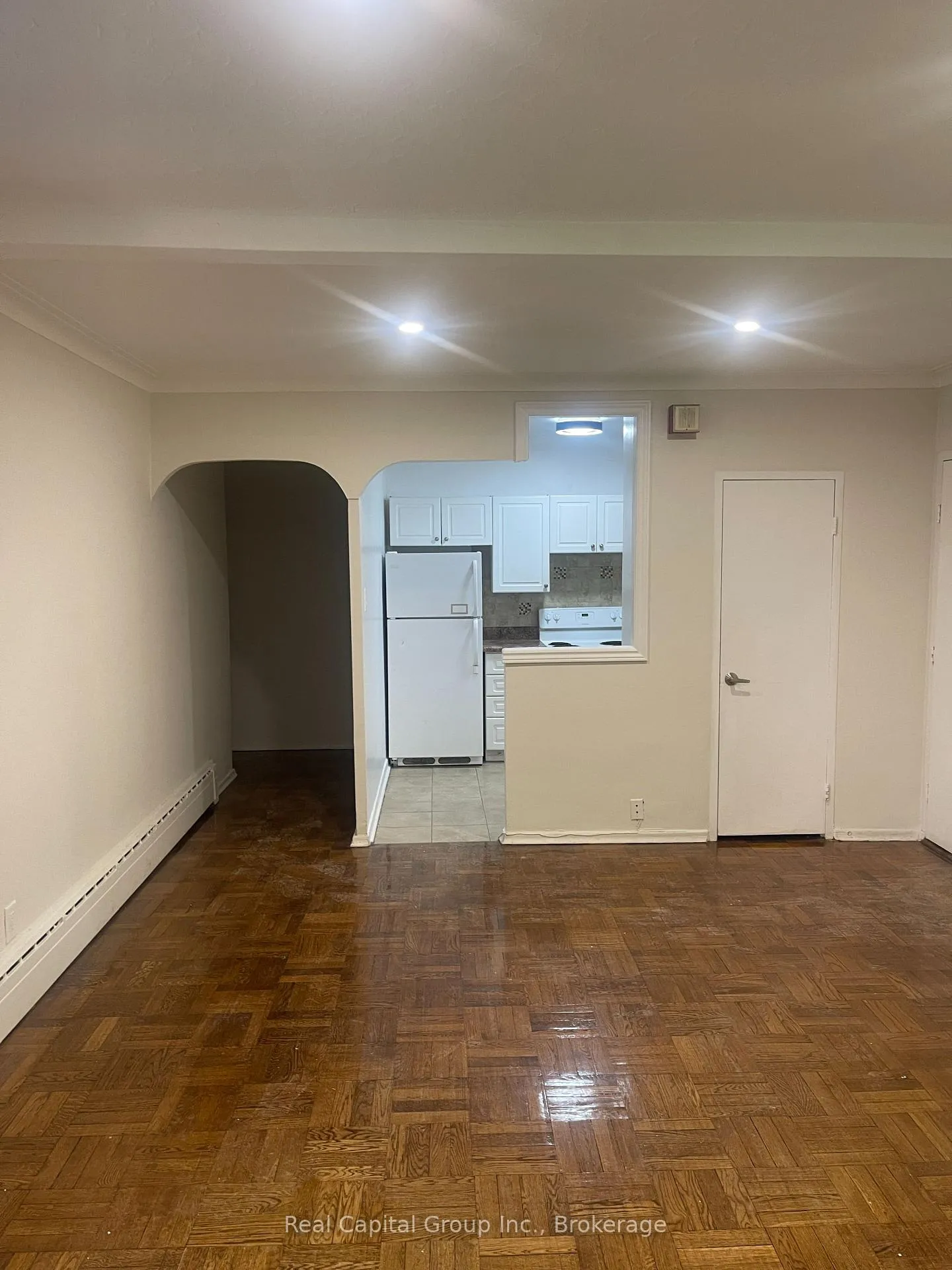 Photo 6 of Unit 304, 24 Shallmar Boulevard, Toronto, Forest Hill North — HOMEH