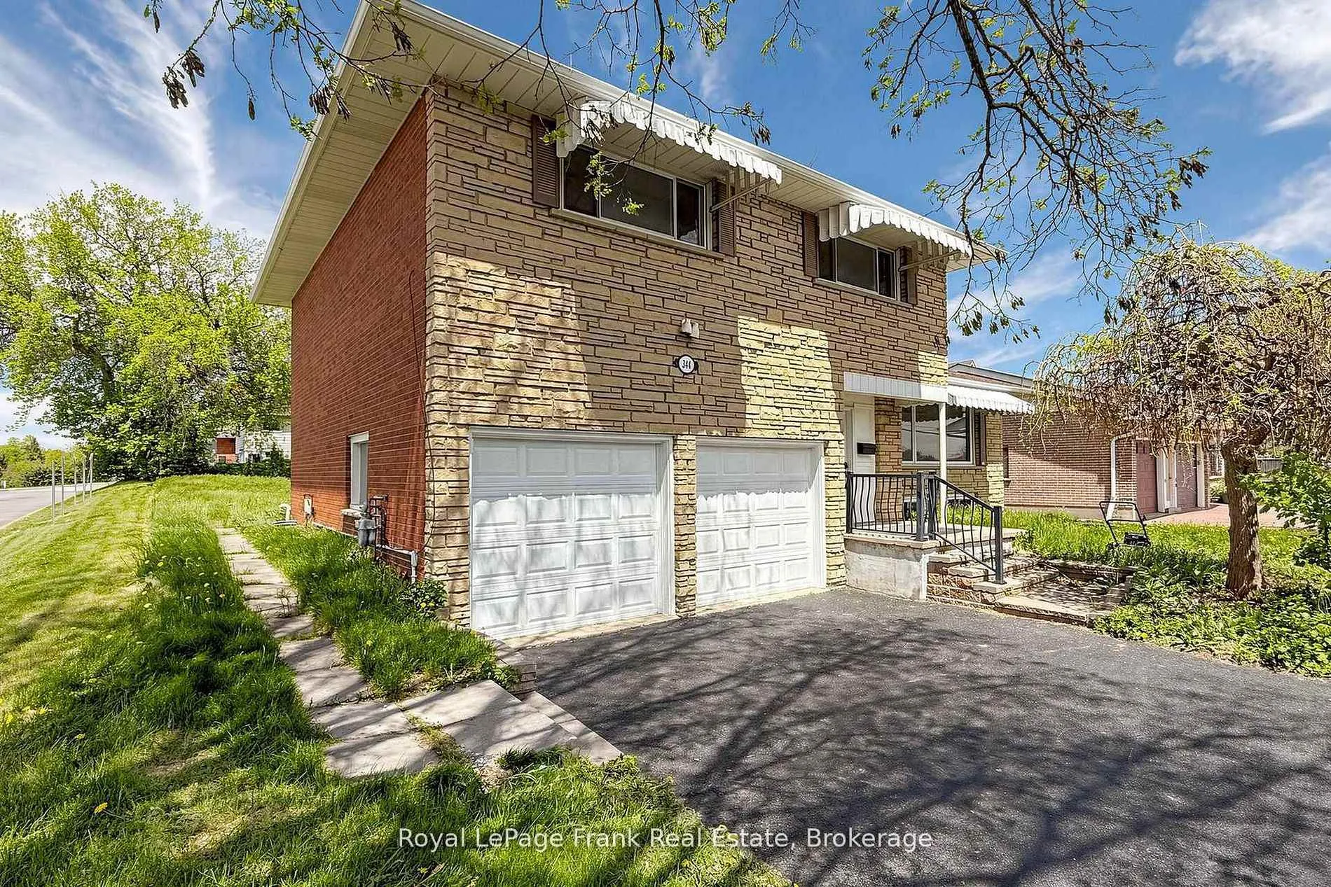 Front of 344 Rossland Road E