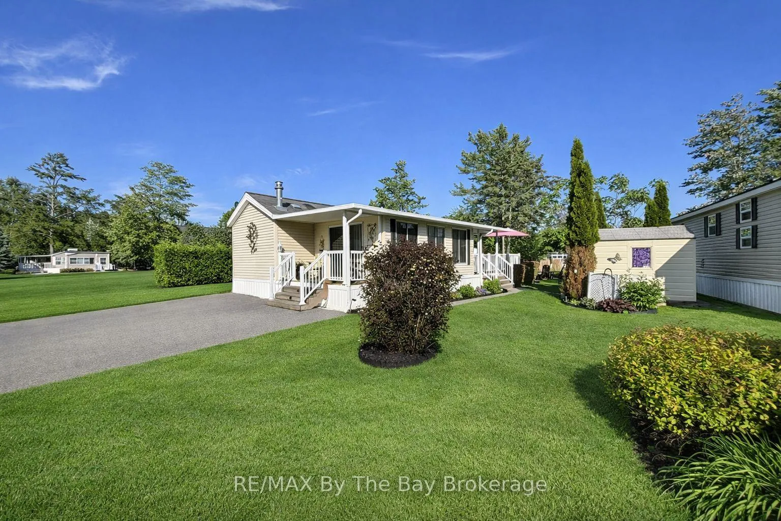 Photo 1 of 13 White Pines Trail, Wasaga Beach — HOMEH