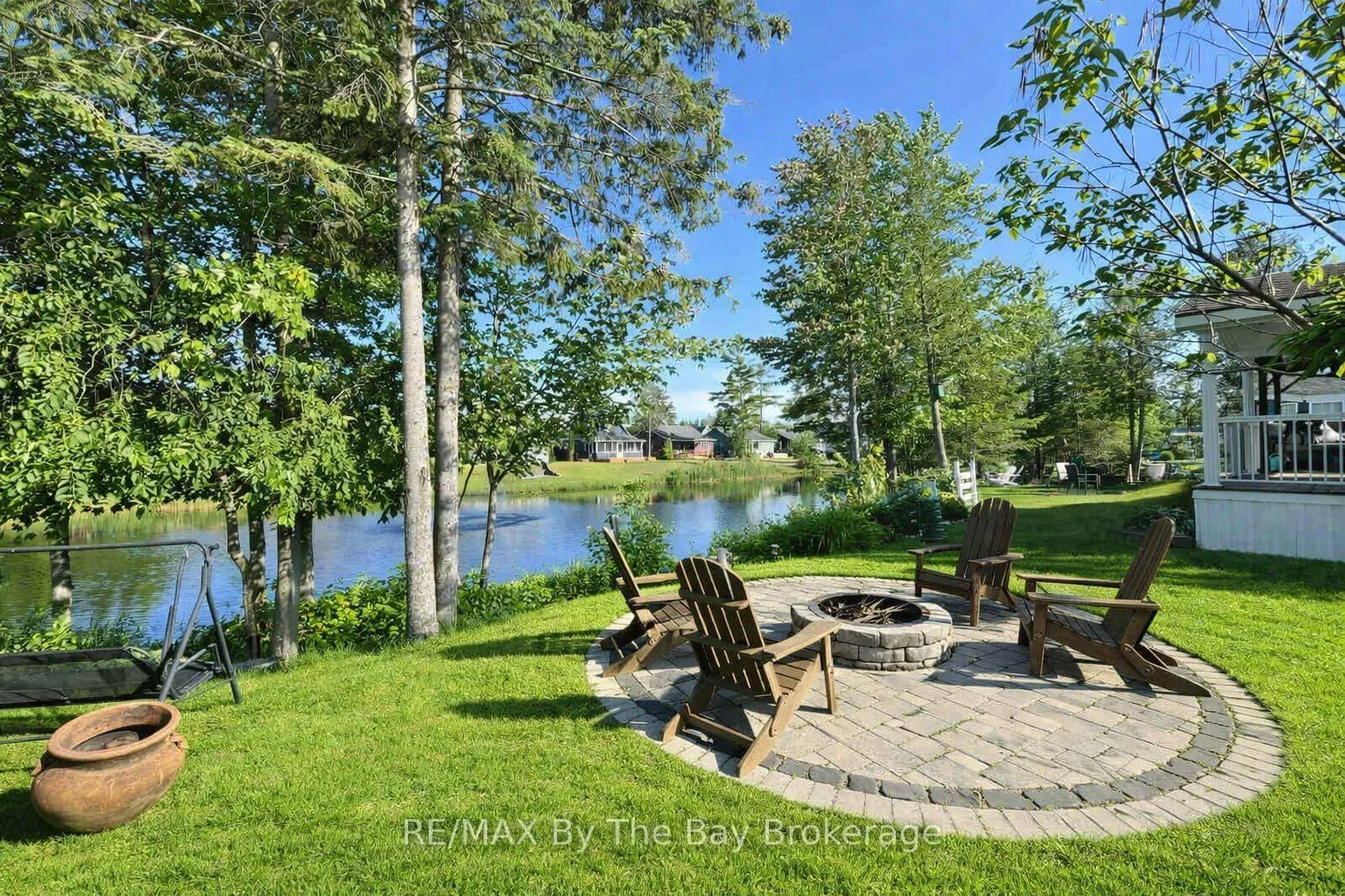 Photo 2 of 13 White Pines Trail, Wasaga Beach — HOMEH