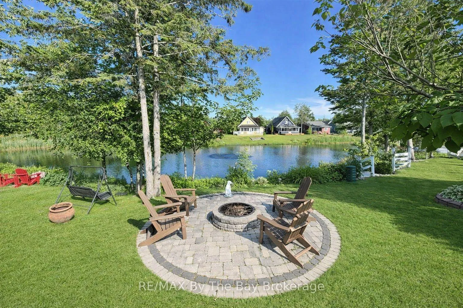 Photo 6 of 13 White Pines Trail, Wasaga Beach — HOMEH
