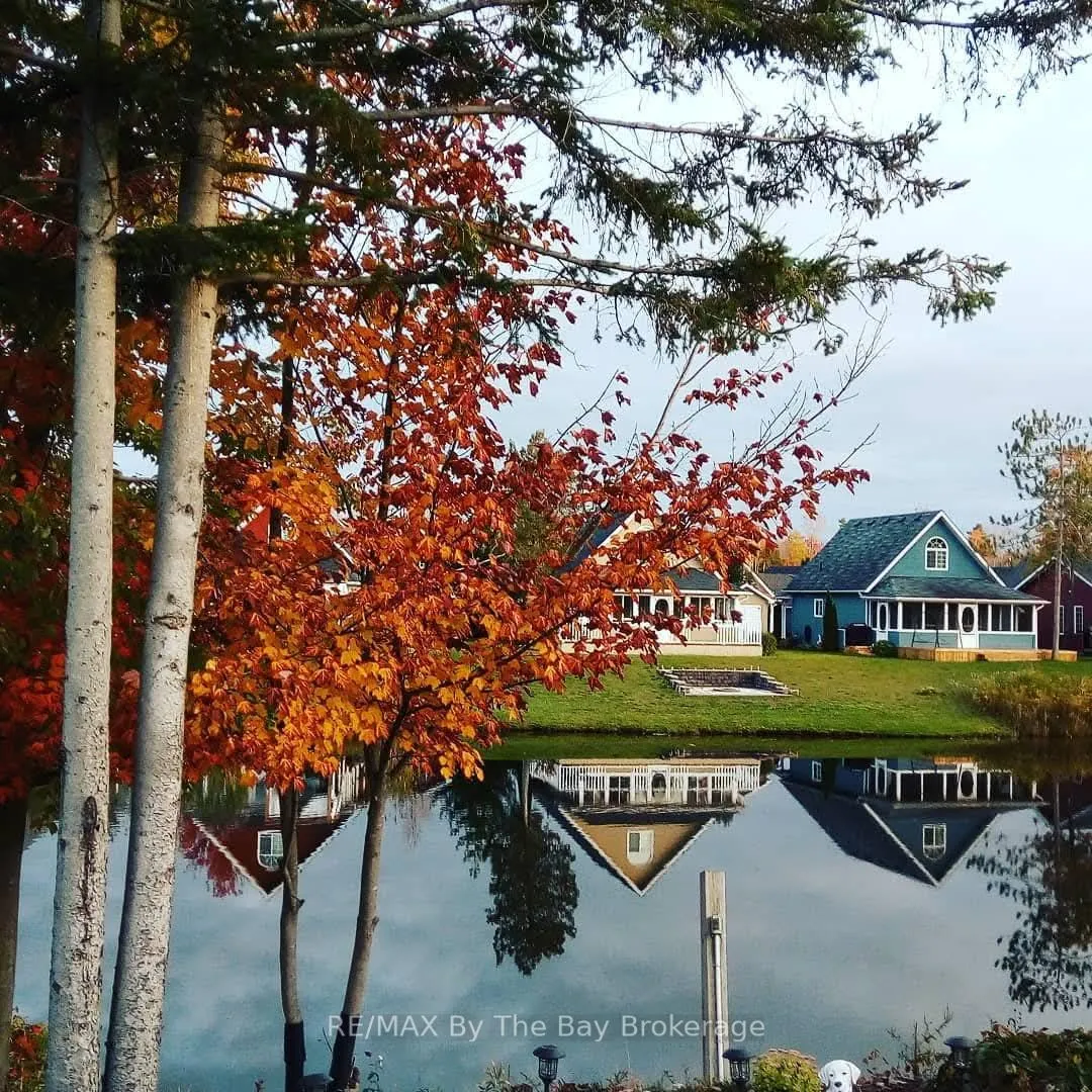 Photo 7 of 13 White Pines Trail, Wasaga Beach — HOMEH