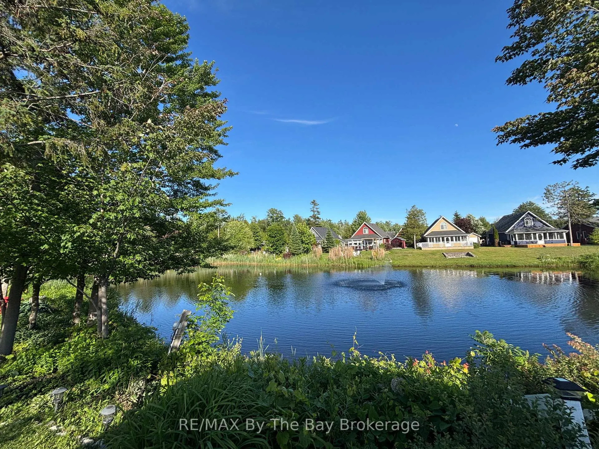 Photo 29 of 13 White Pines Trail, Wasaga Beach — HOMEH