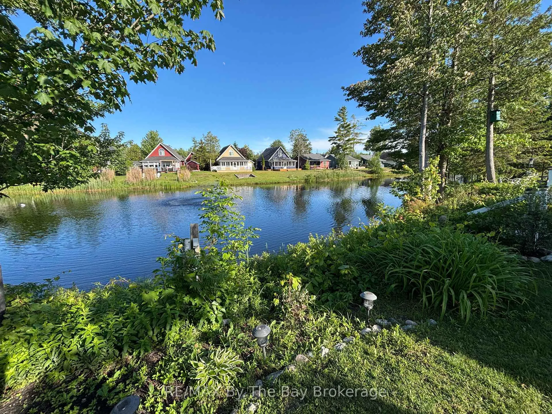 Photo 31 of 13 White Pines Trail, Wasaga Beach — HOMEH