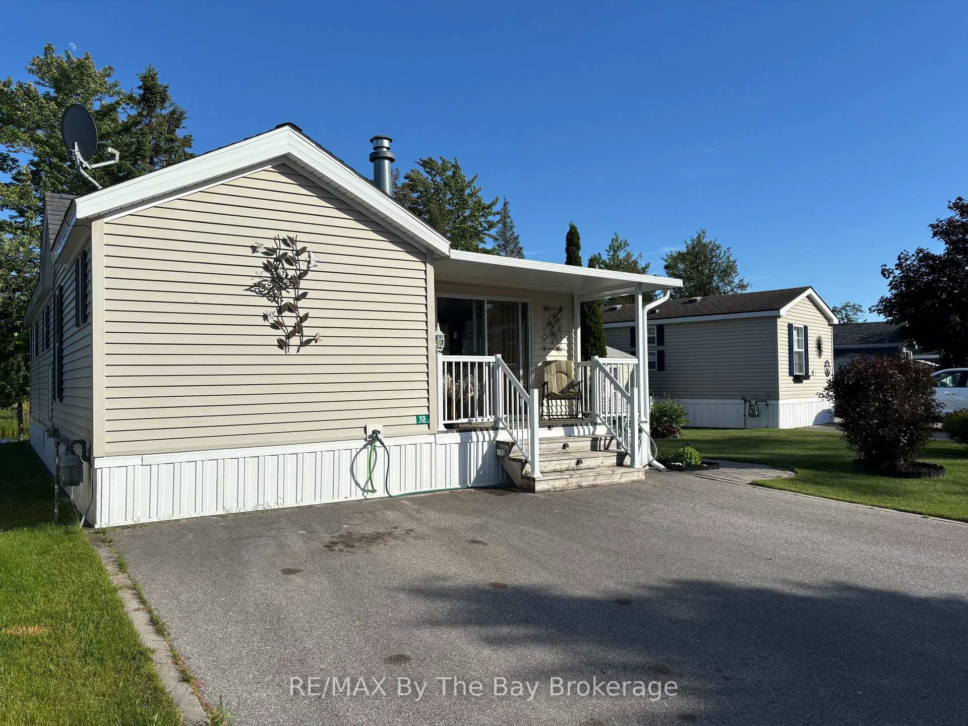Photo 34 of 13 White Pines Trail, Wasaga Beach — HOMEH