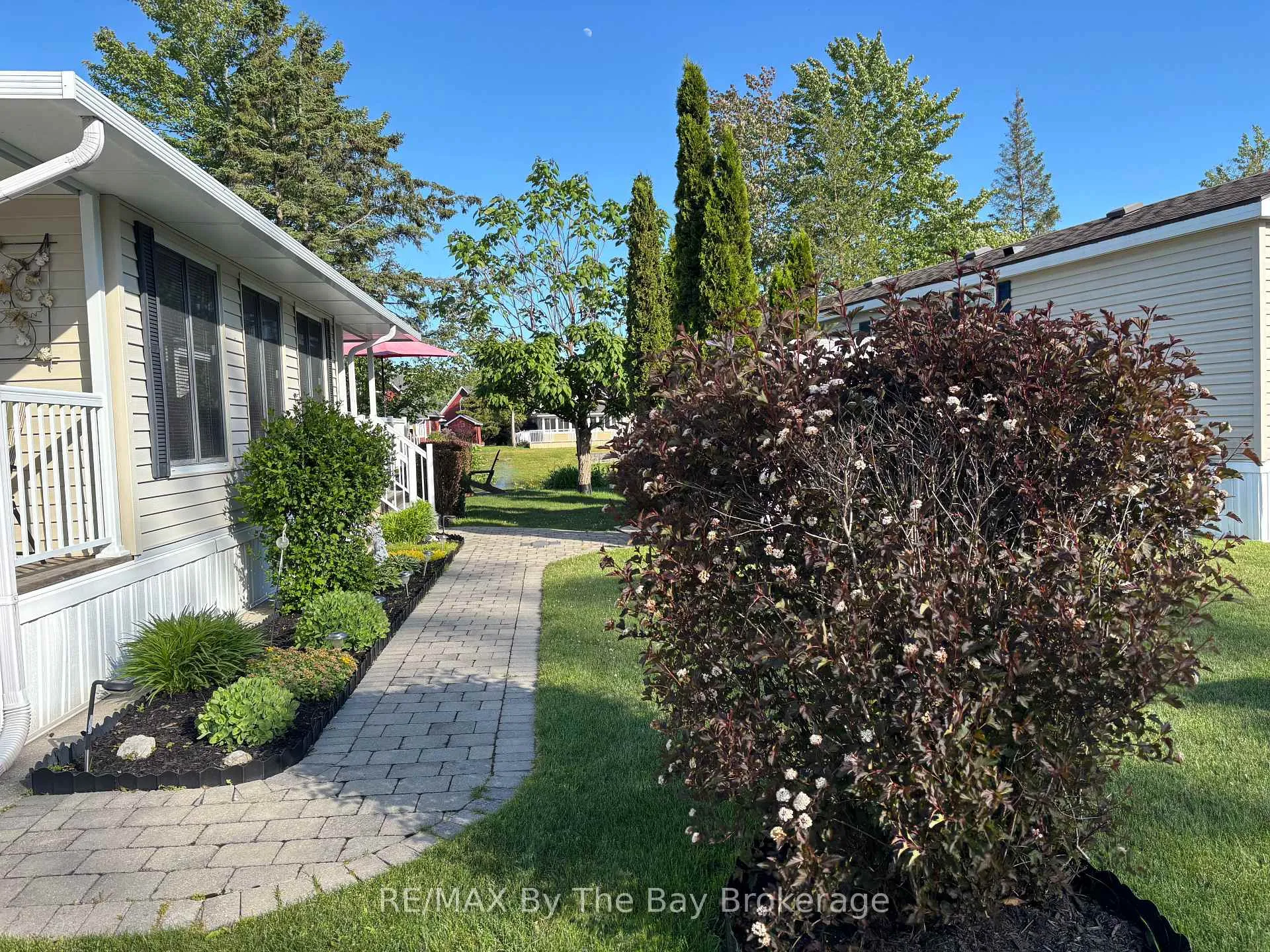 Photo 42 of 13 White Pines Trail, Wasaga Beach — HOMEH
