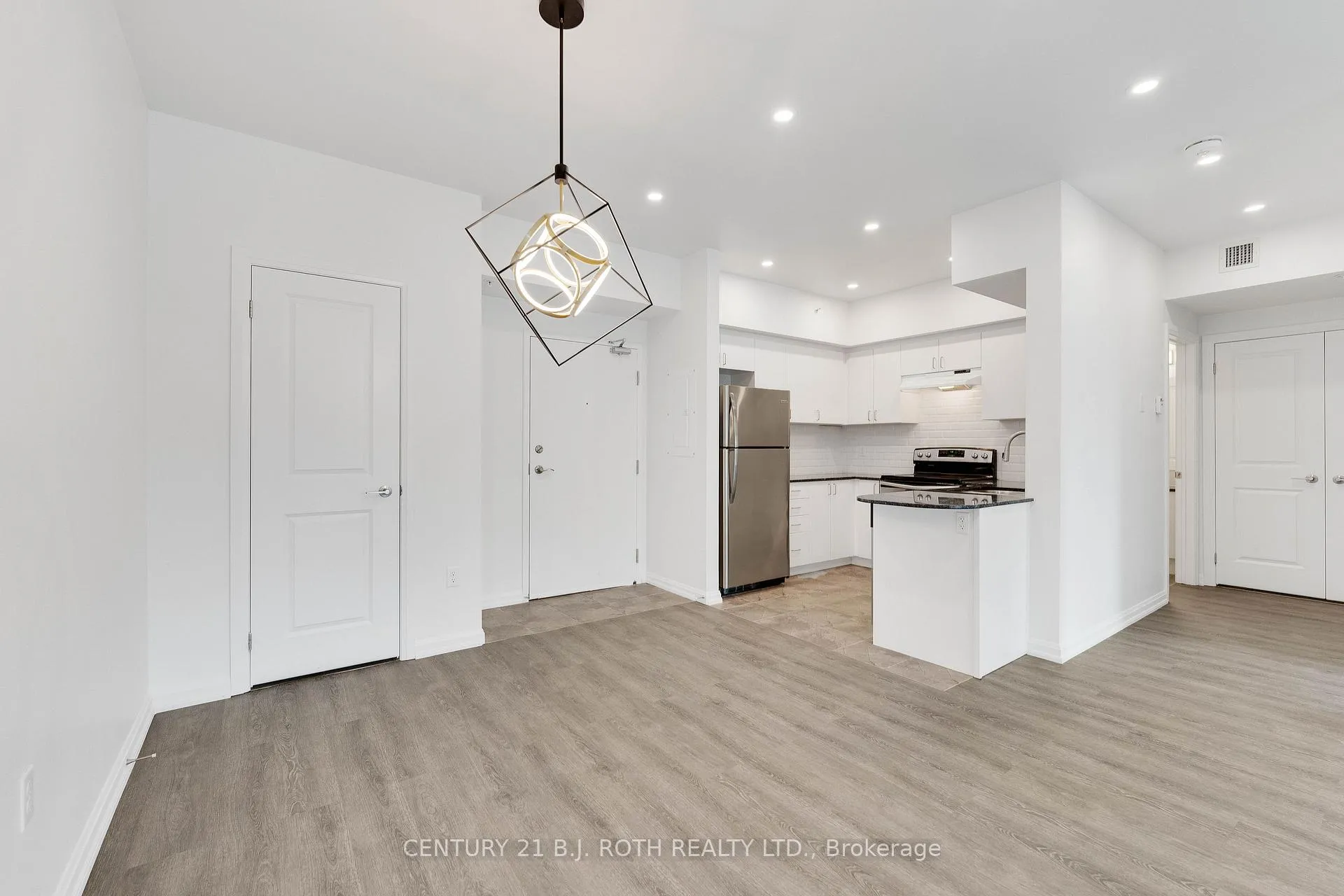 Photo 9 of Unit 403, 302 Essa Road, Barrie, 400 West — HOMEH