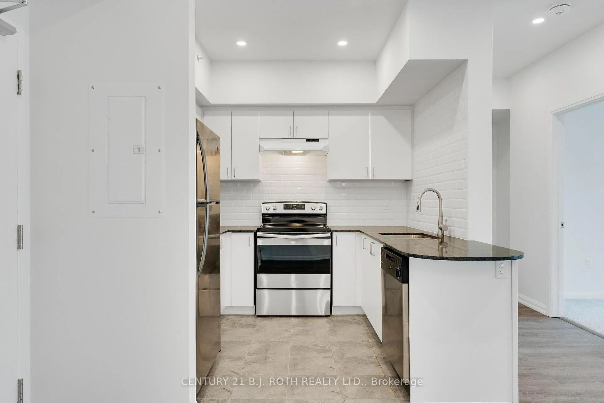 Photo 10 of Unit 403, 302 Essa Road, Barrie, 400 West — HOMEH