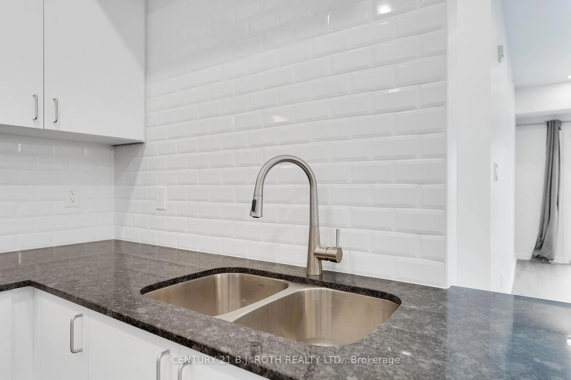 Photo 13 of Unit 403, 302 Essa Road, Barrie, 400 West — HOMEH