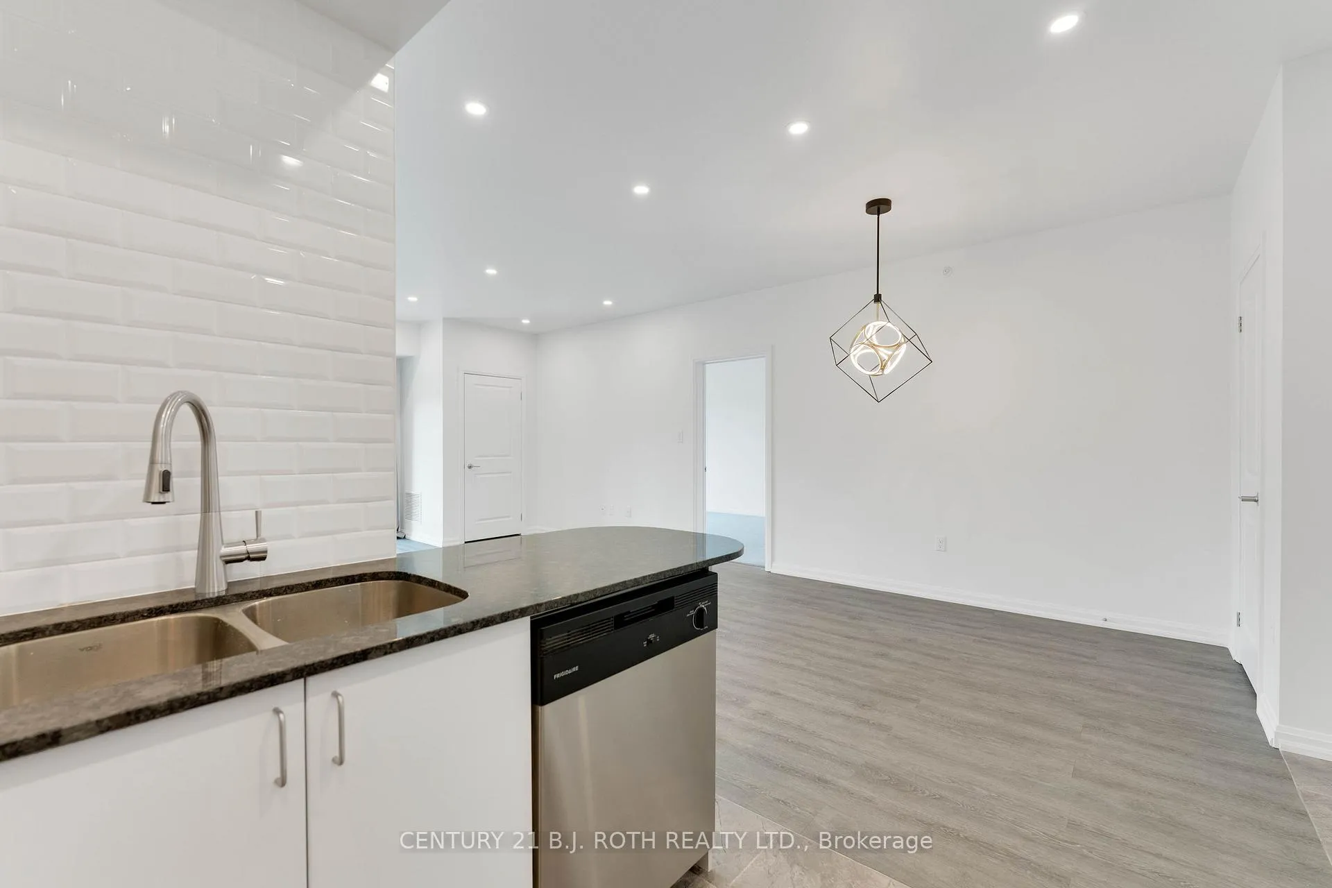 Photo 14 of Unit 403, 302 Essa Road, Barrie, 400 West — HOMEH