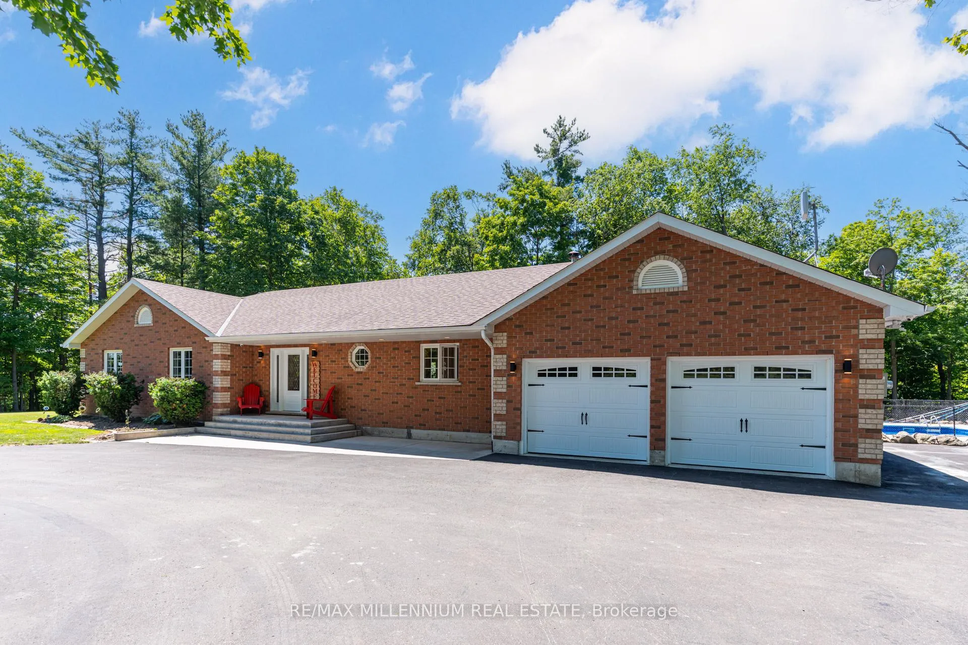 Photo 2 of 6072 5th Side Road, Innisfil, Rural Innisfil — HOMEH