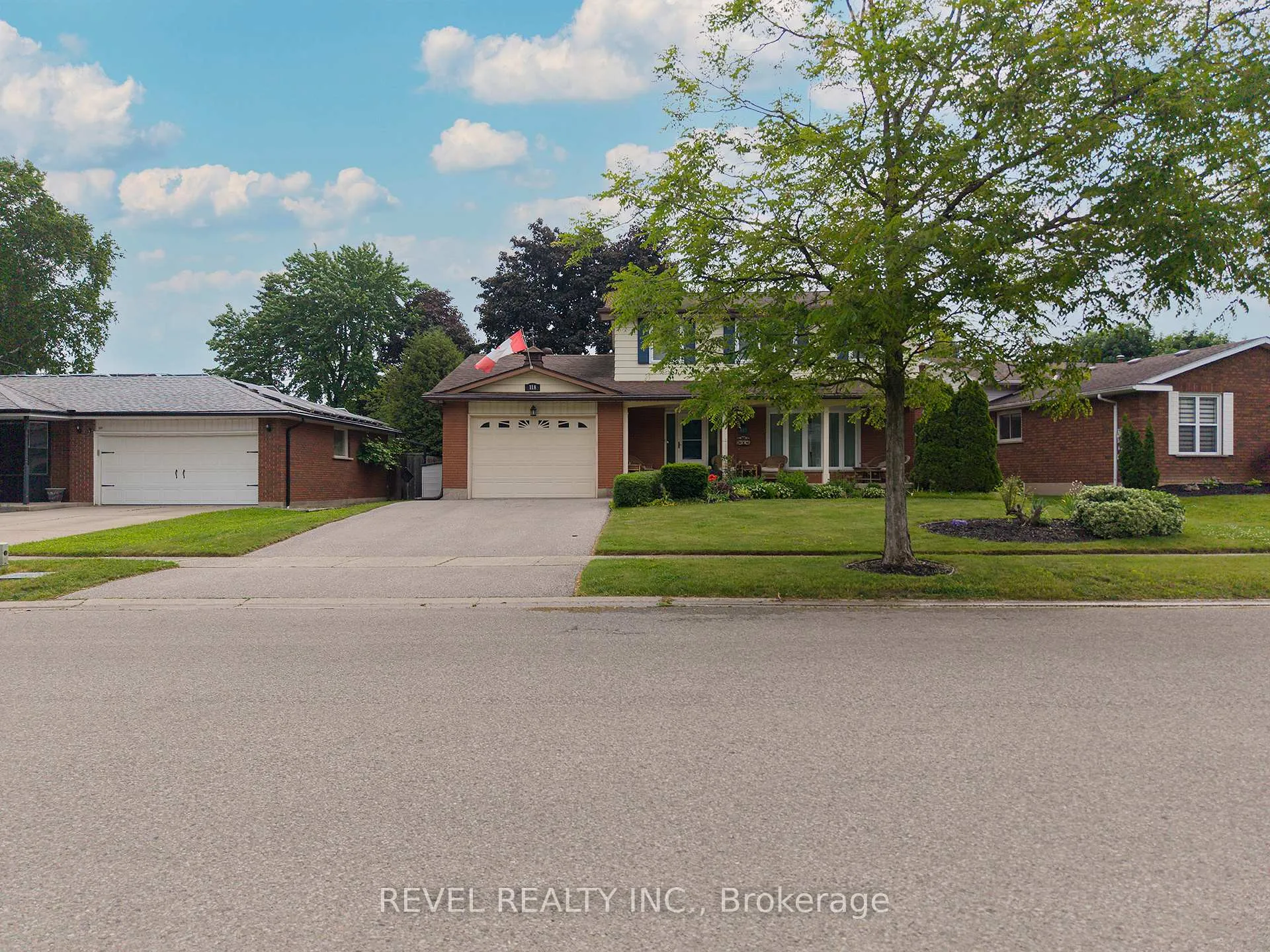 Photo 2 of 118 Greenfield Road, Brantford, Brier Park — HOMEH