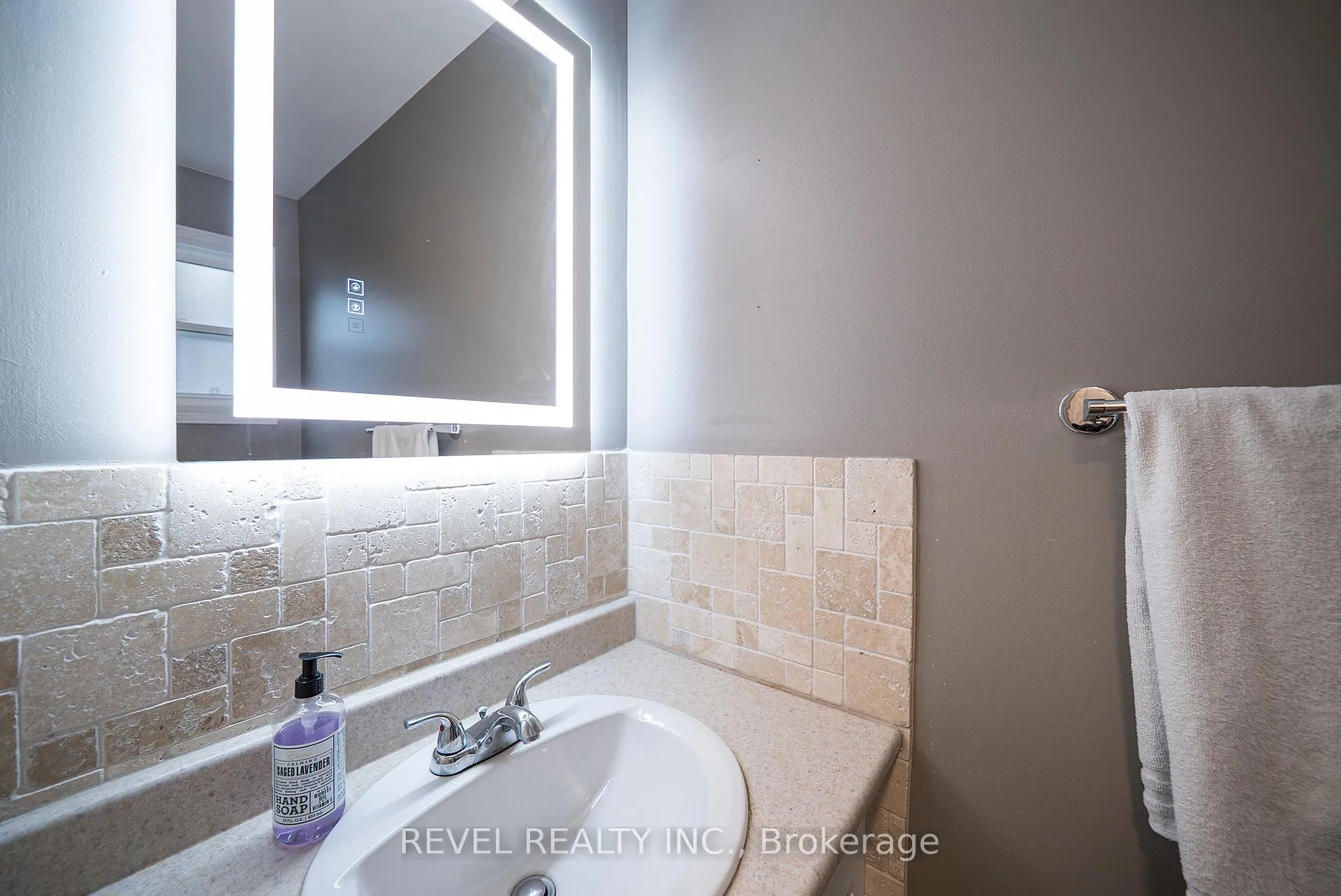 Photo 11 of 118 Greenfield Road, Brantford, Brier Park — HOMEH