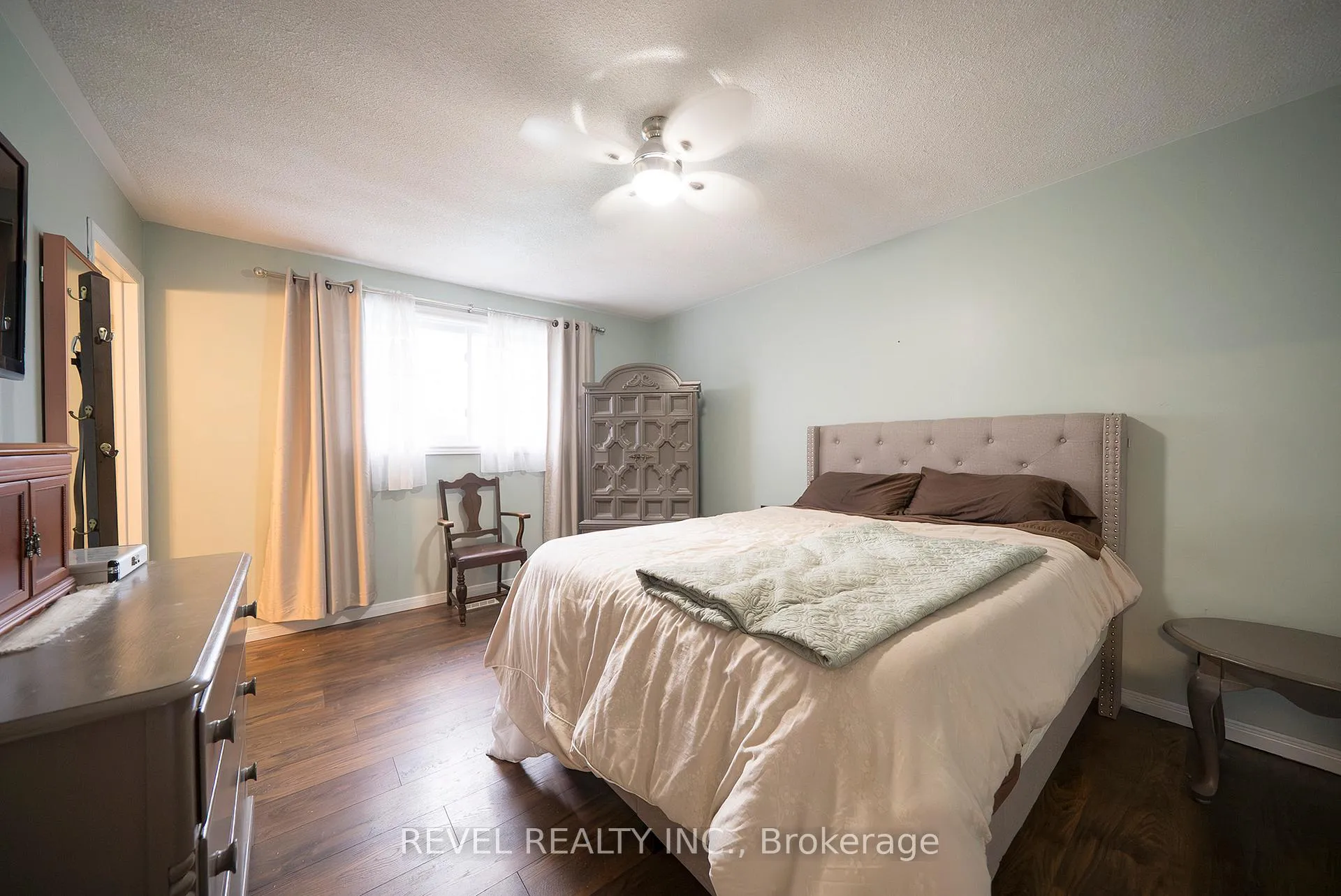 Photo 14 of 118 Greenfield Road, Brantford, Brier Park — HOMEH