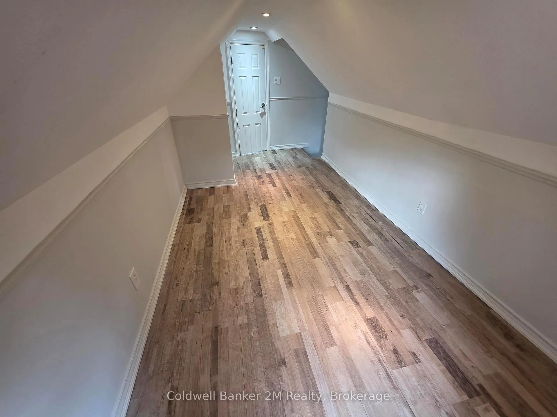 Photo 10 of 300 Haig Street, Oshawa, O'Neill — HOMEH