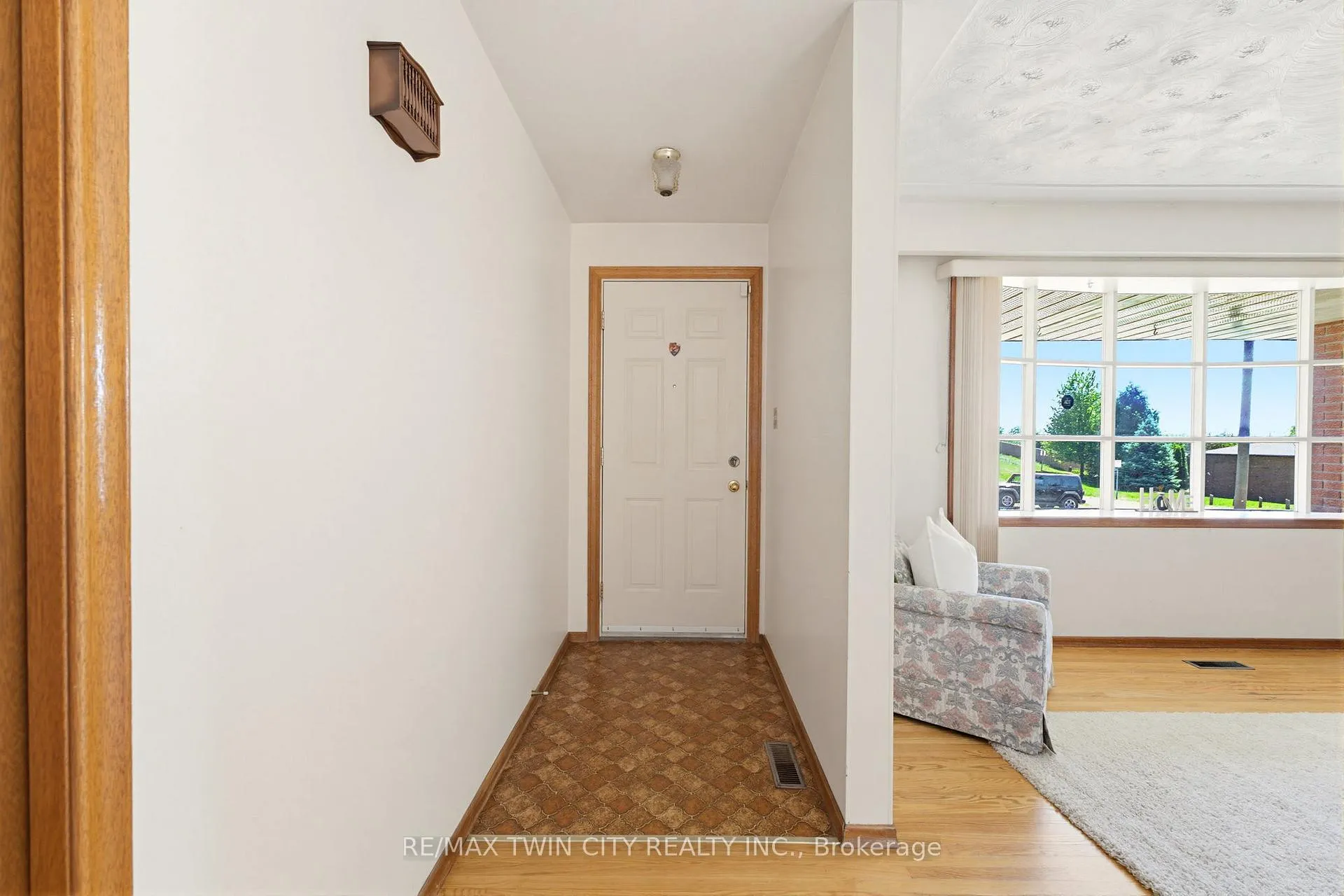 Photo 4 of 34 Volta Avenue, Kitchener — HOMEH